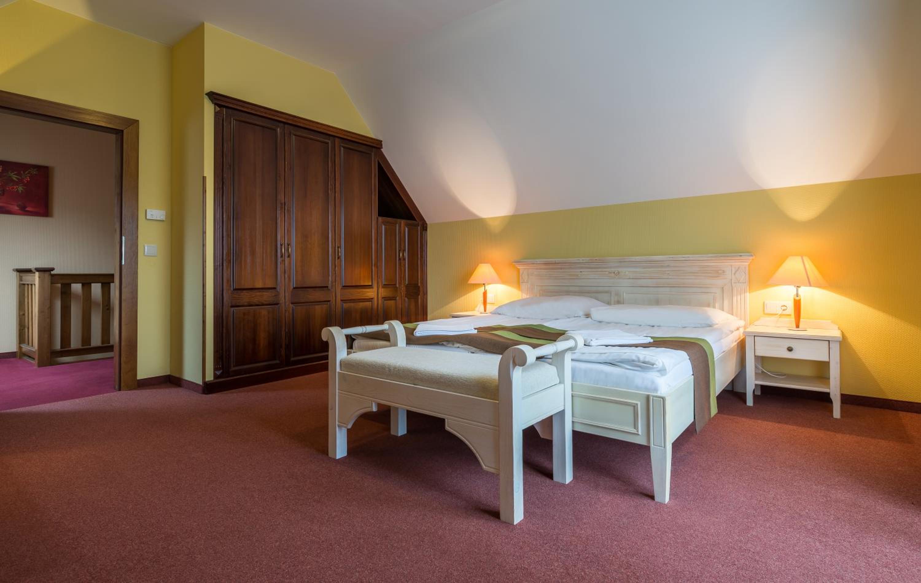Tó apartmanházak