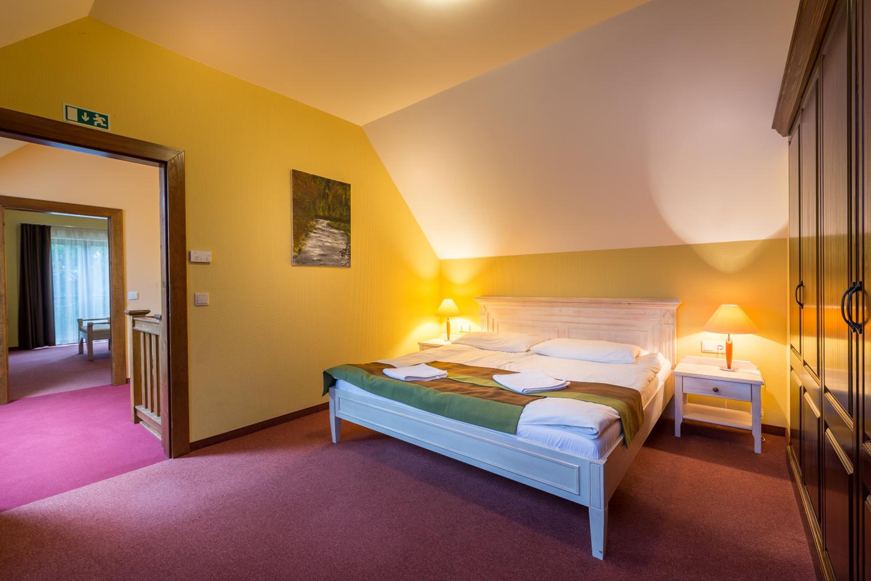 Tó apartmanházak