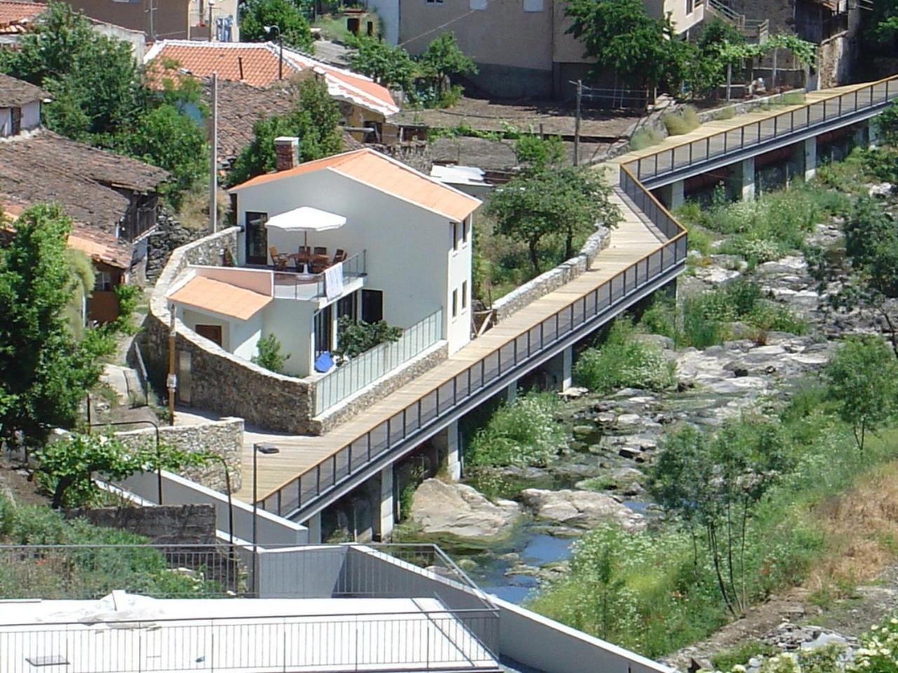 Casa do Rio Fervença view 4