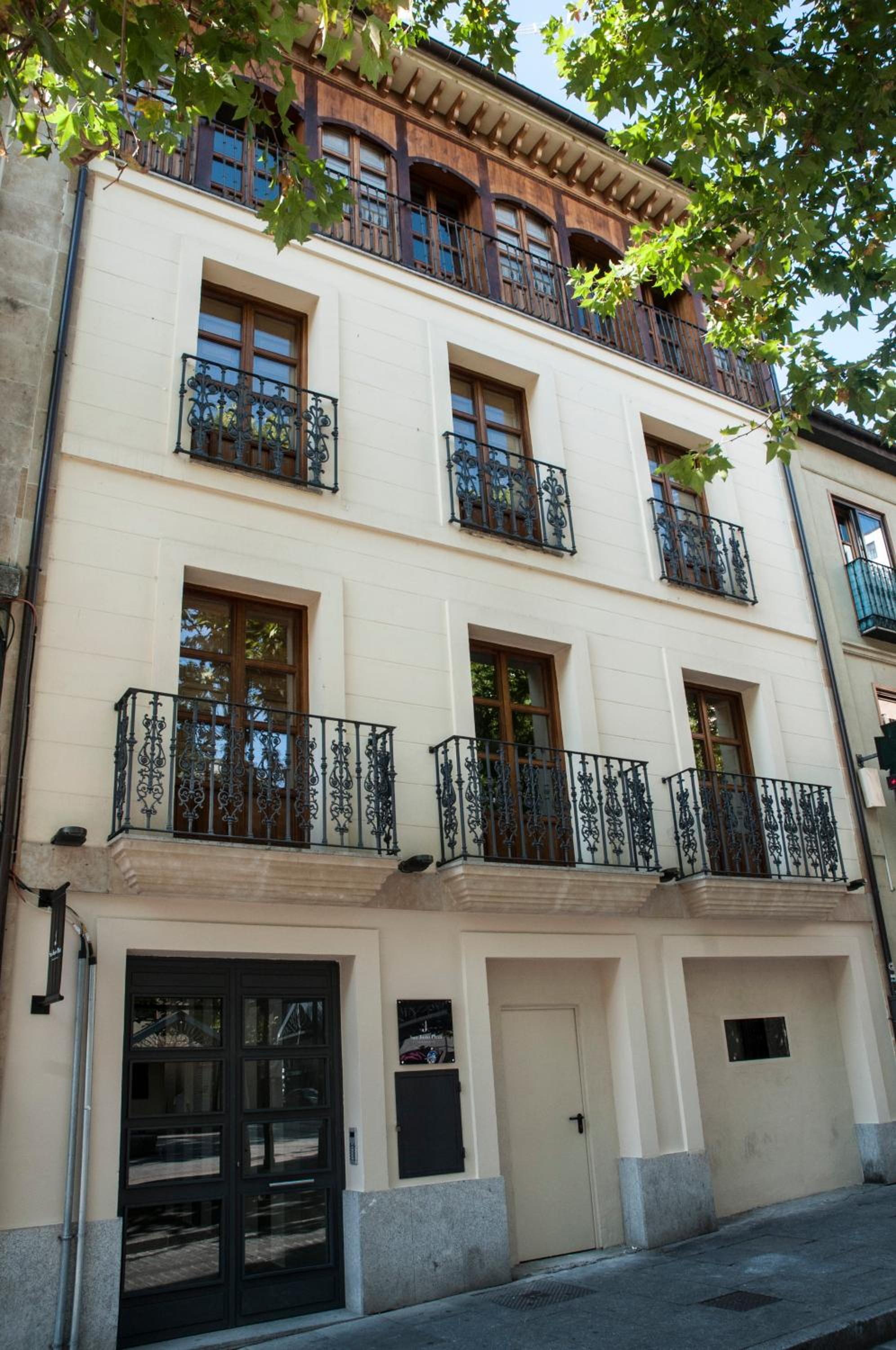 Apartamentos Ele San Justo Plaza