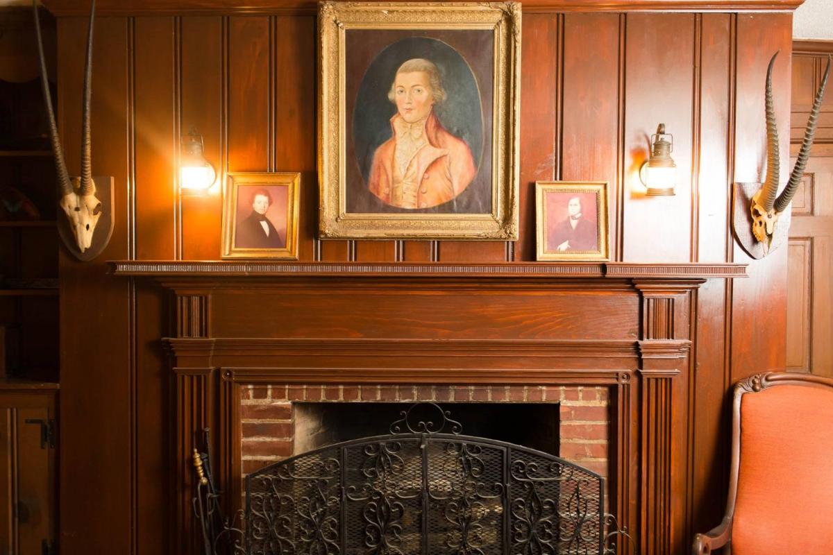 Chilton House Suites