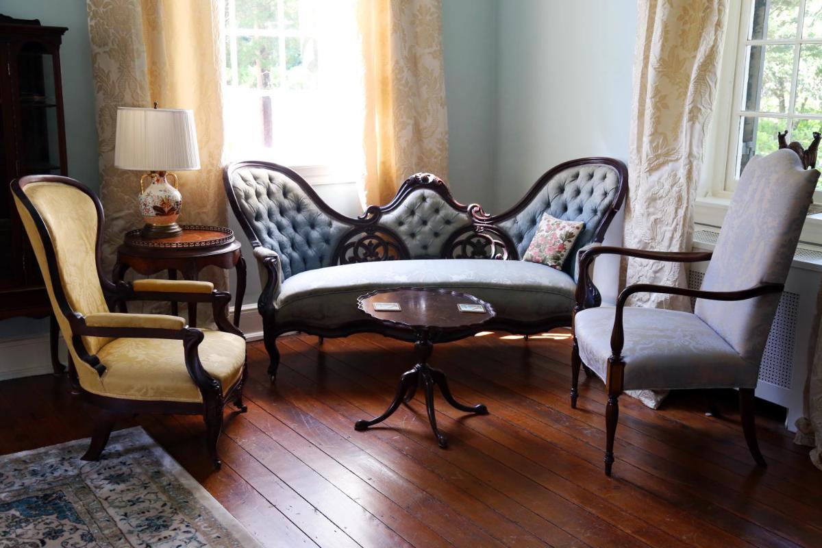Chilton House Suites