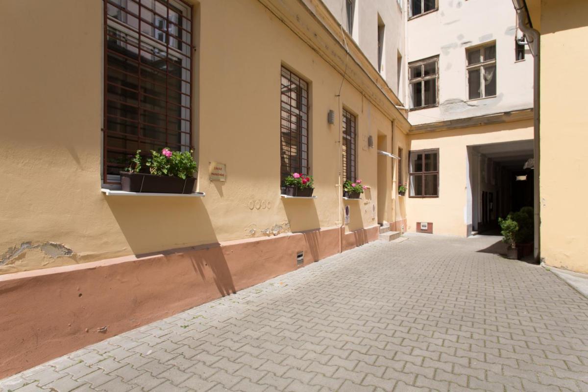 JT's Apartments Jecna str.
