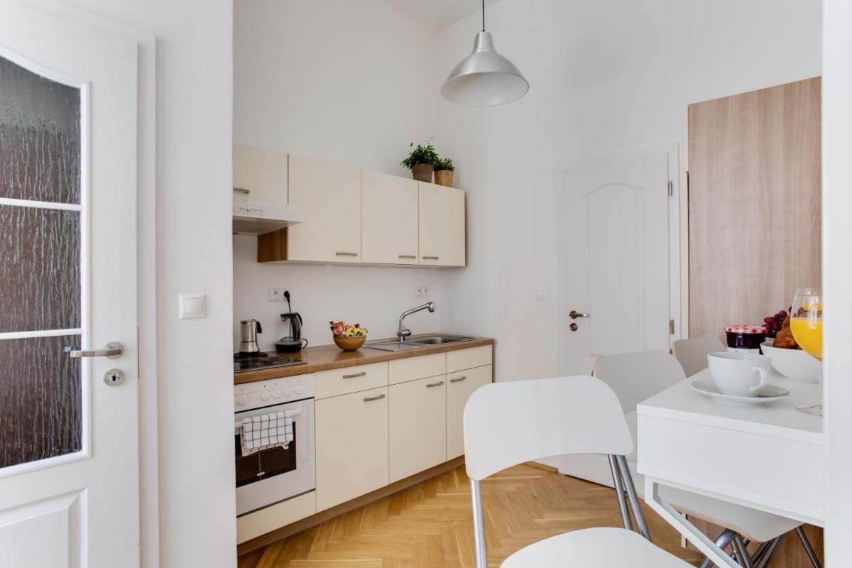 JT's Apartments Jecna str.