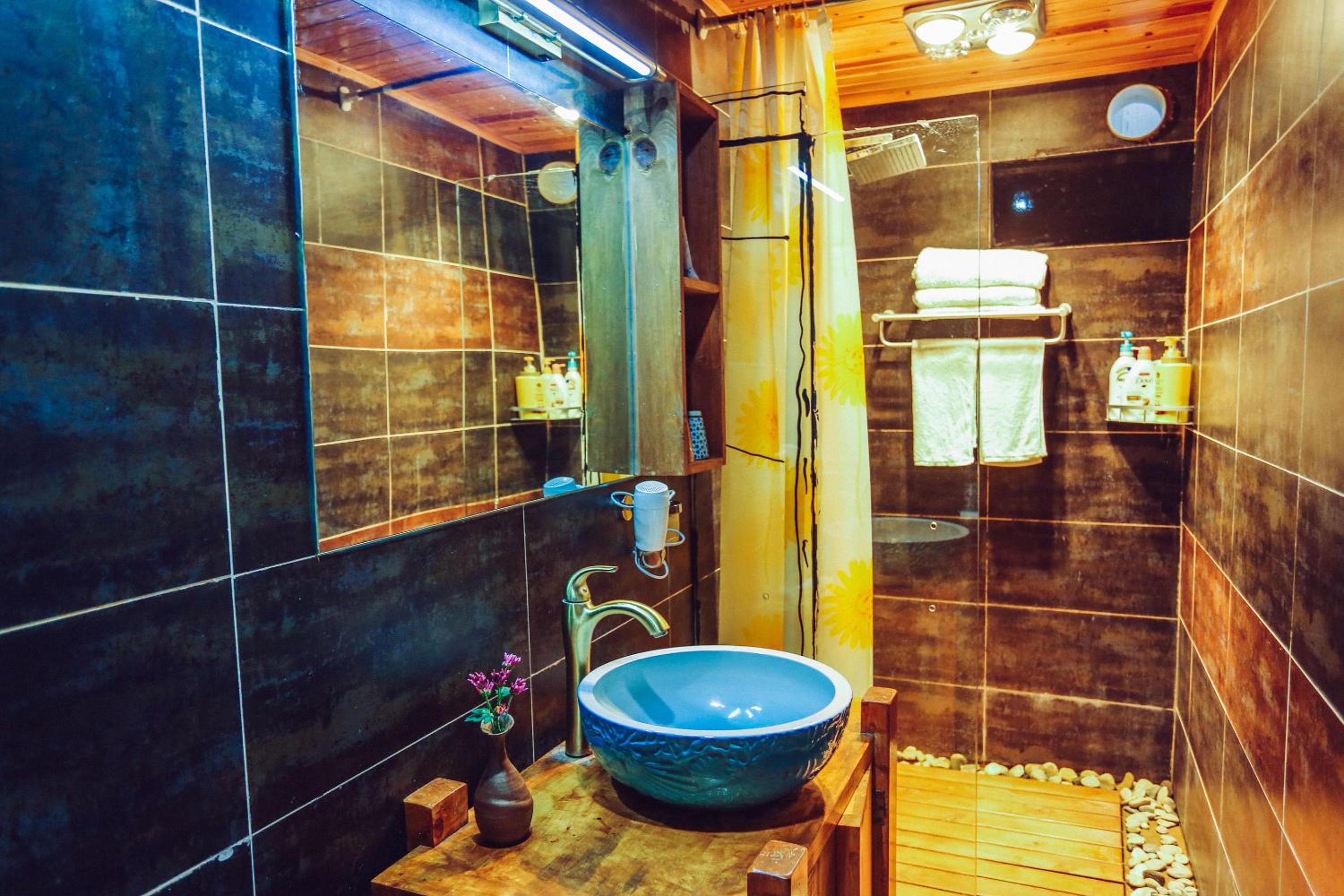 Cabin 7 Inn