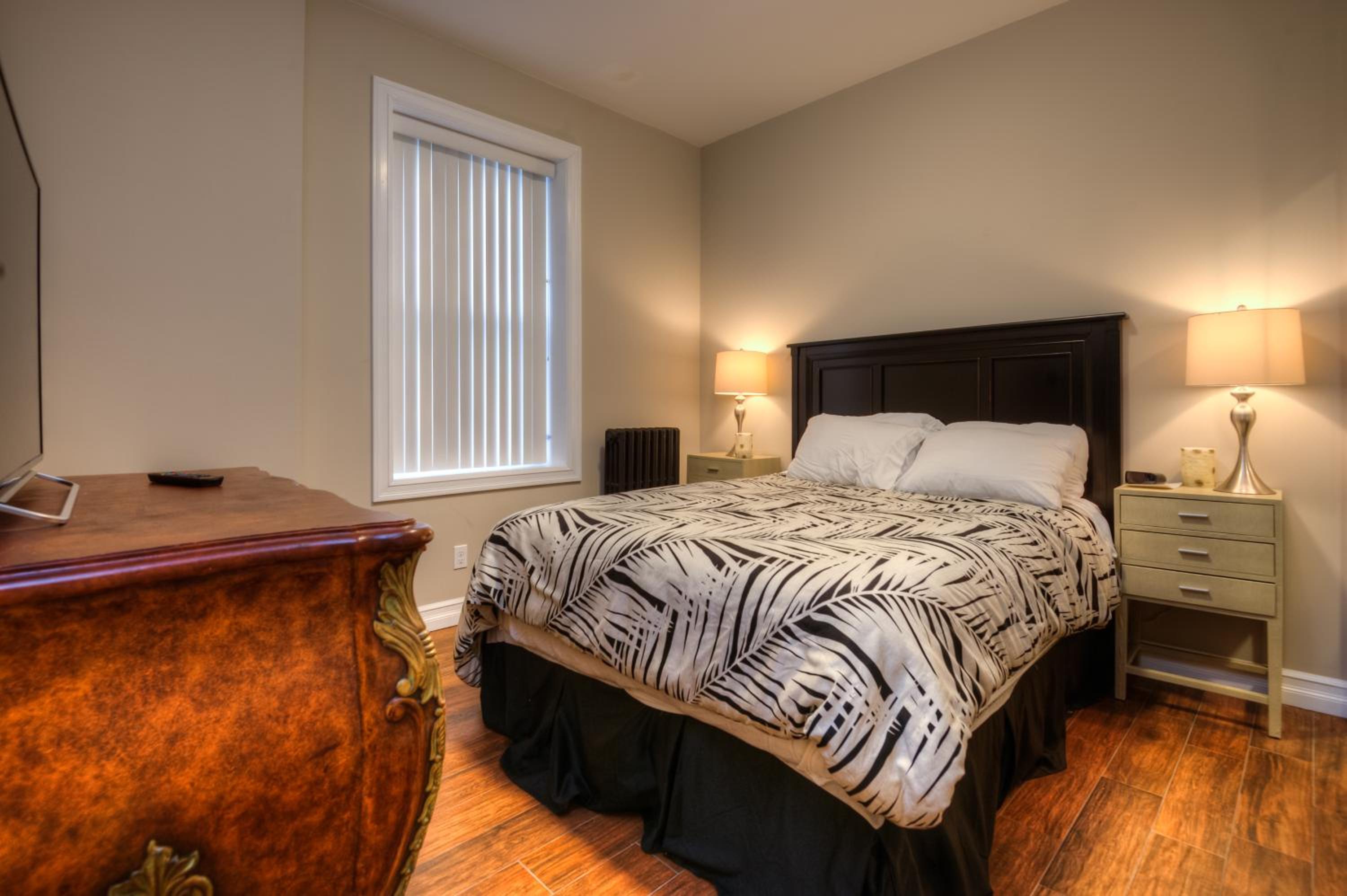 Guelph Vacations - Western Hotel Executive Suites - Property Image 3