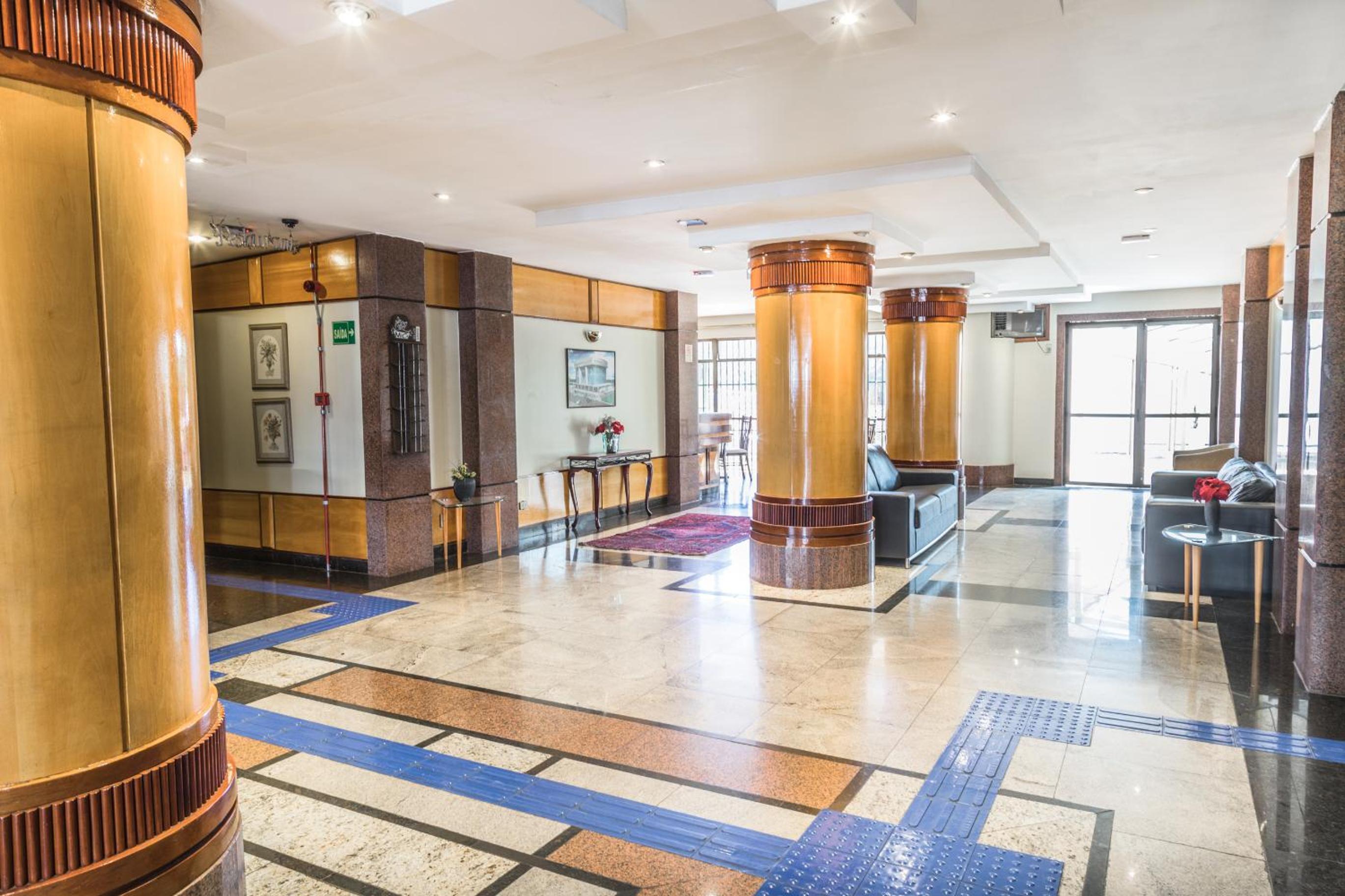 Lobby & Reception