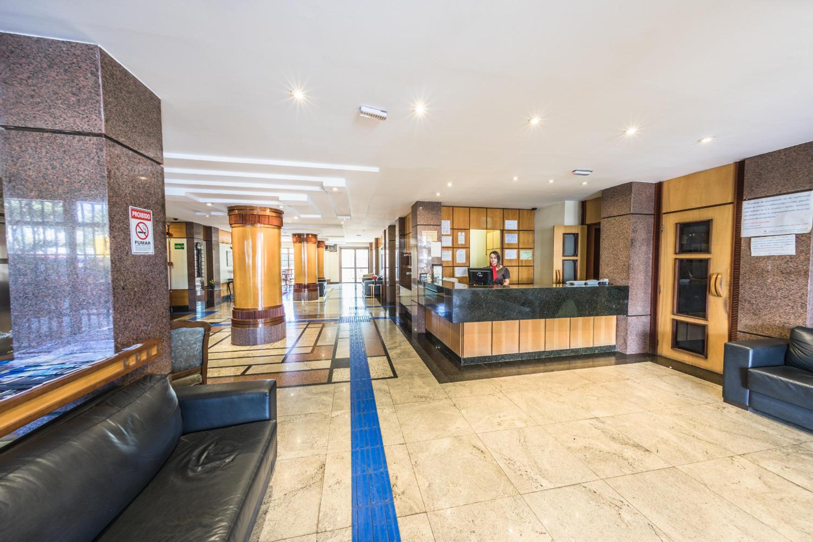 Lobby & Reception