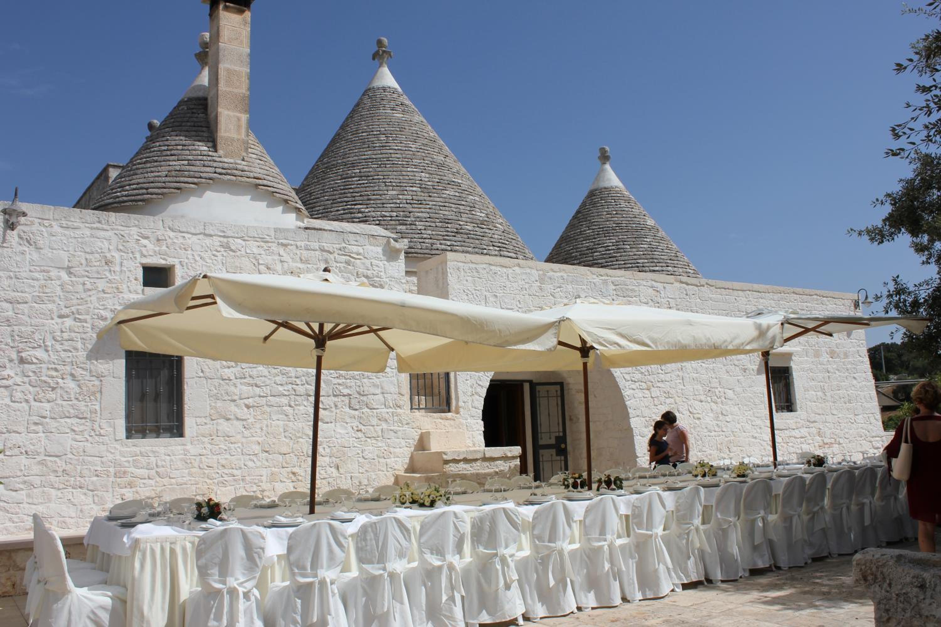 Trulli Tavolatonda view 2