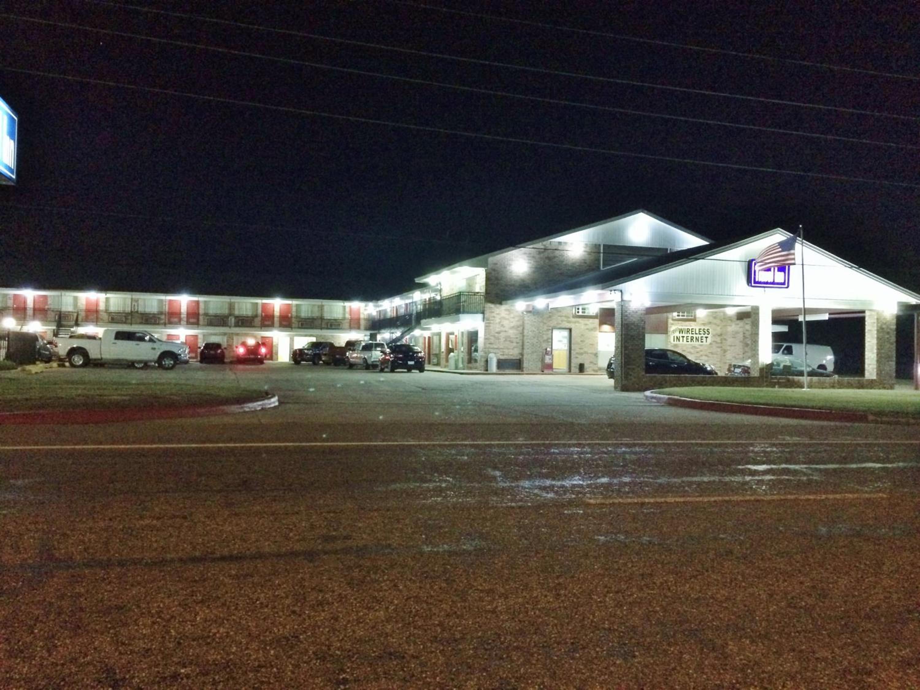 Travel Inn & Suites