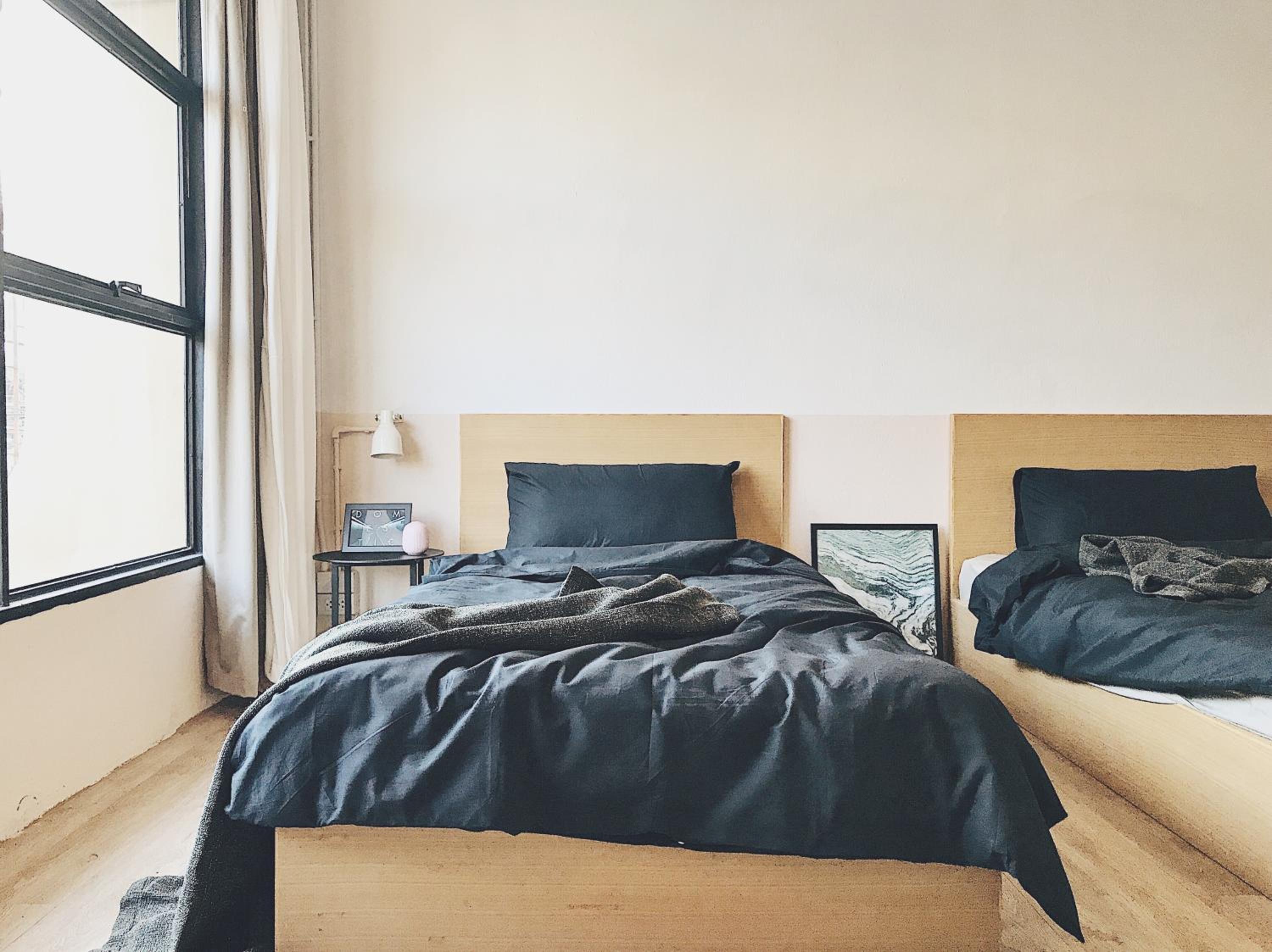 Beige Poshtels + Netflix