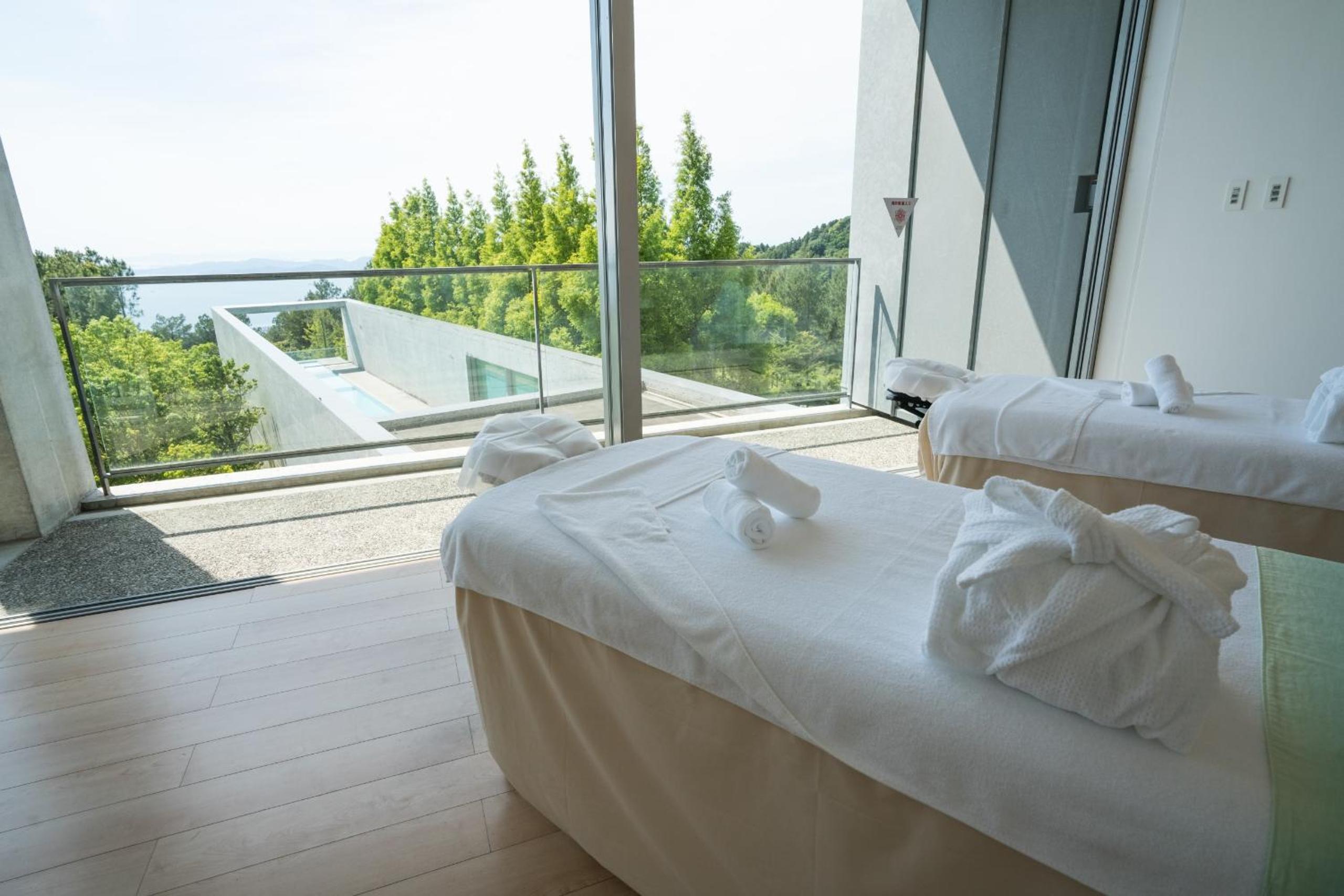 SETOUCHI RETREAT by Onko Chishin