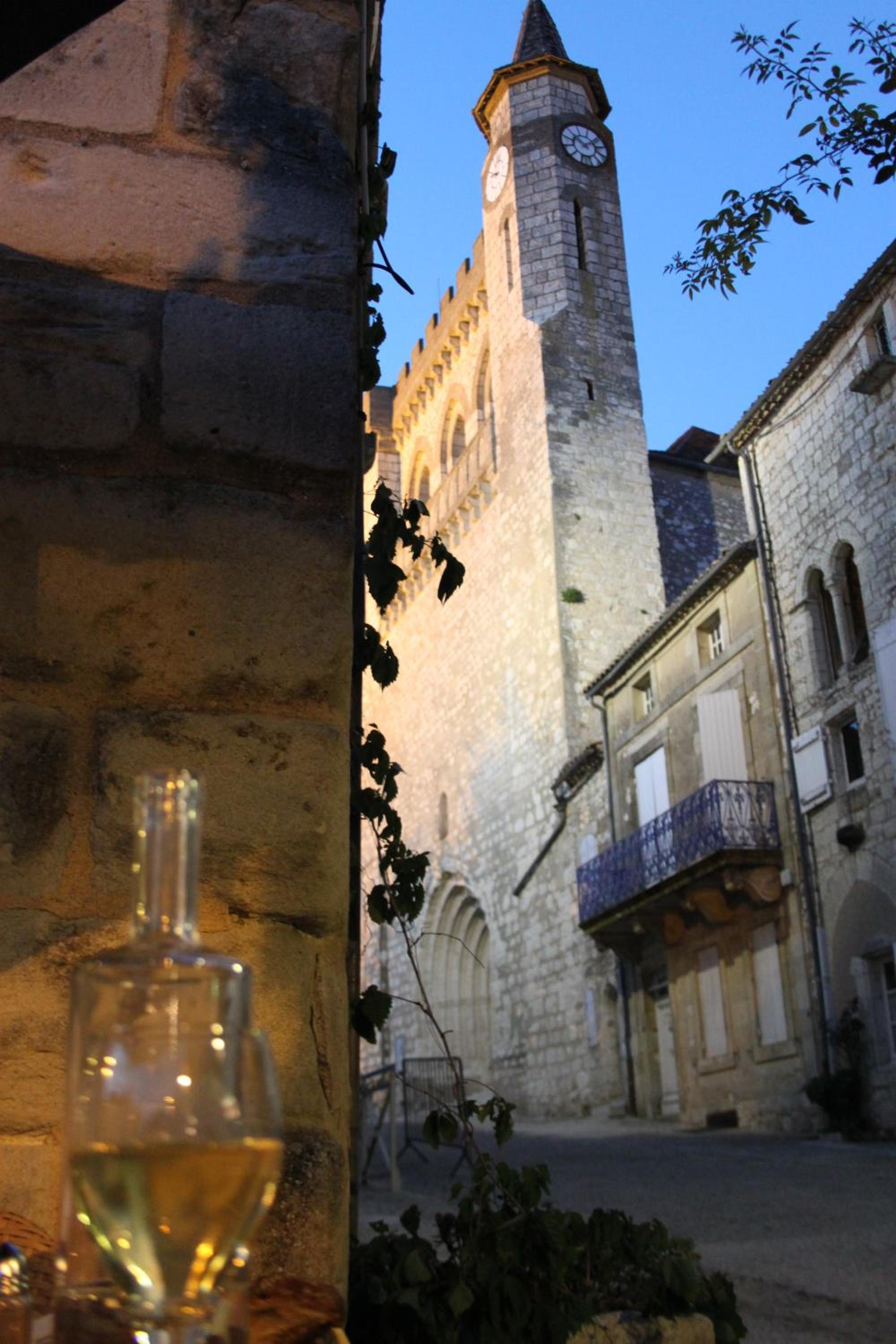 Lo.f.t ô village