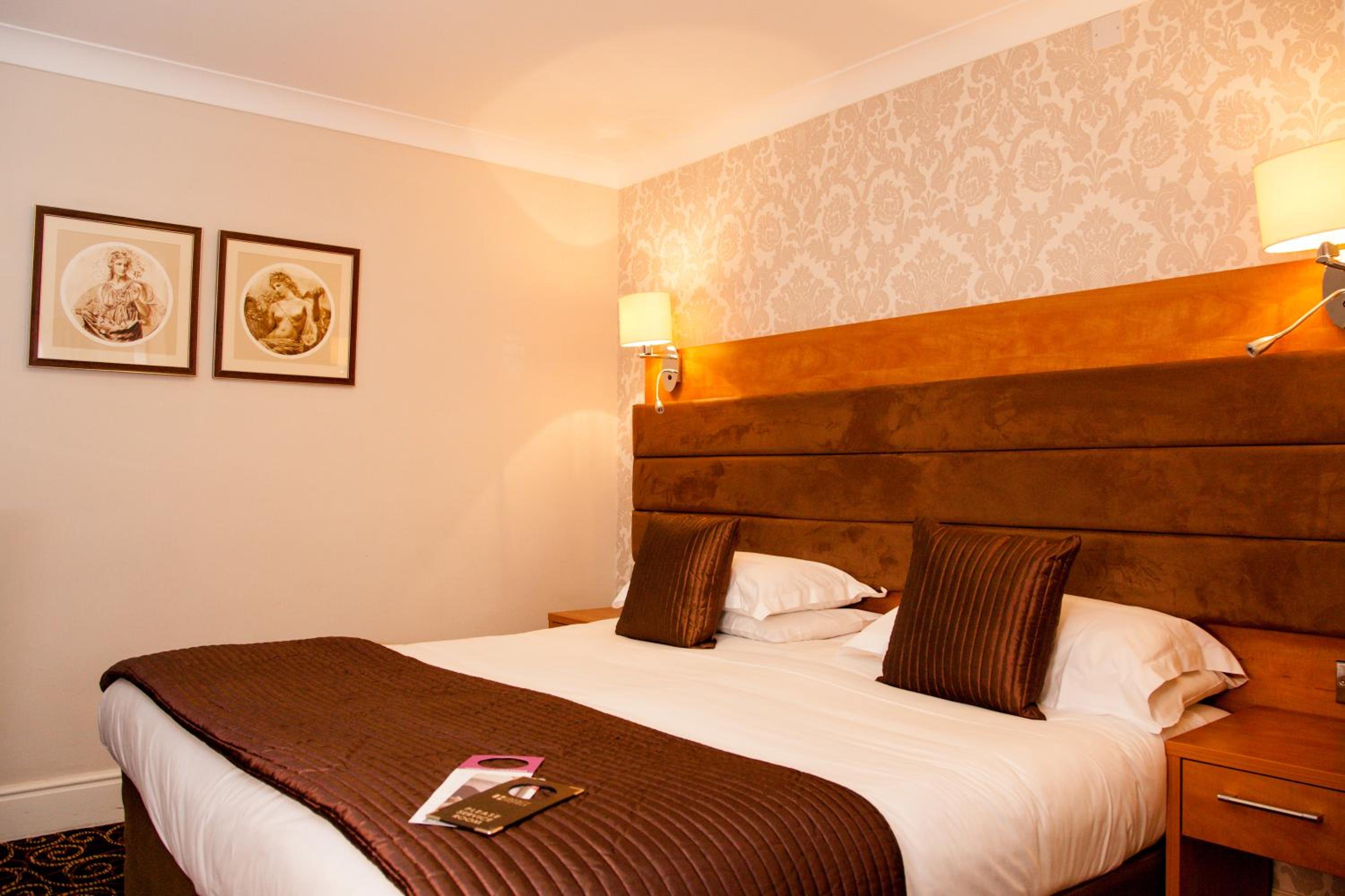 The Legacy Rose & Crown Hotel view 3