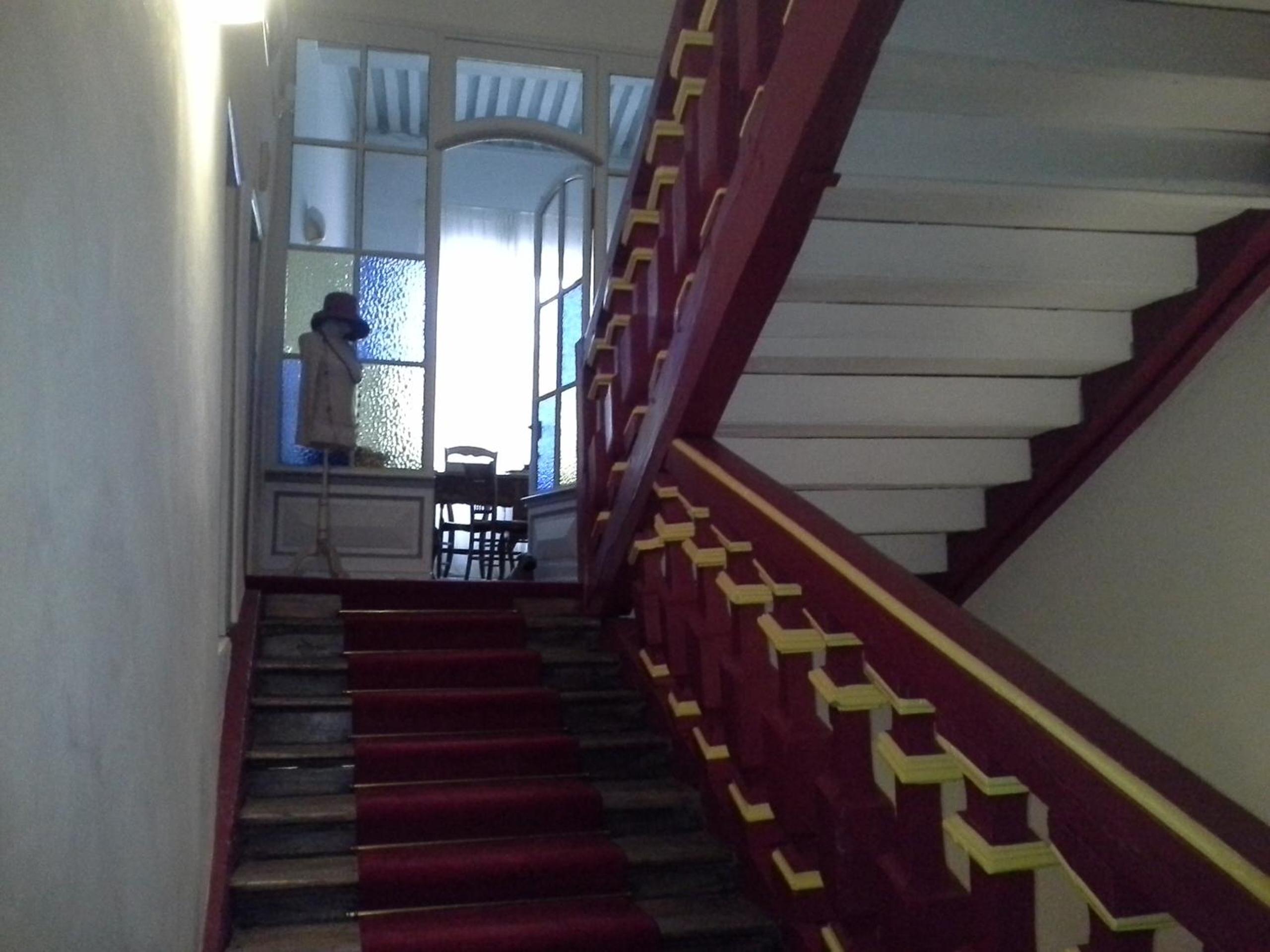 Photo 9