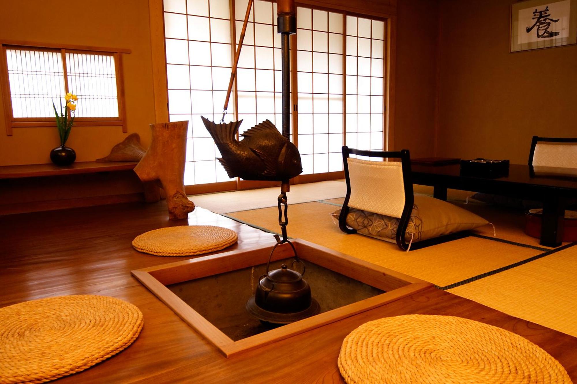 Sakahijiri gyokushoen