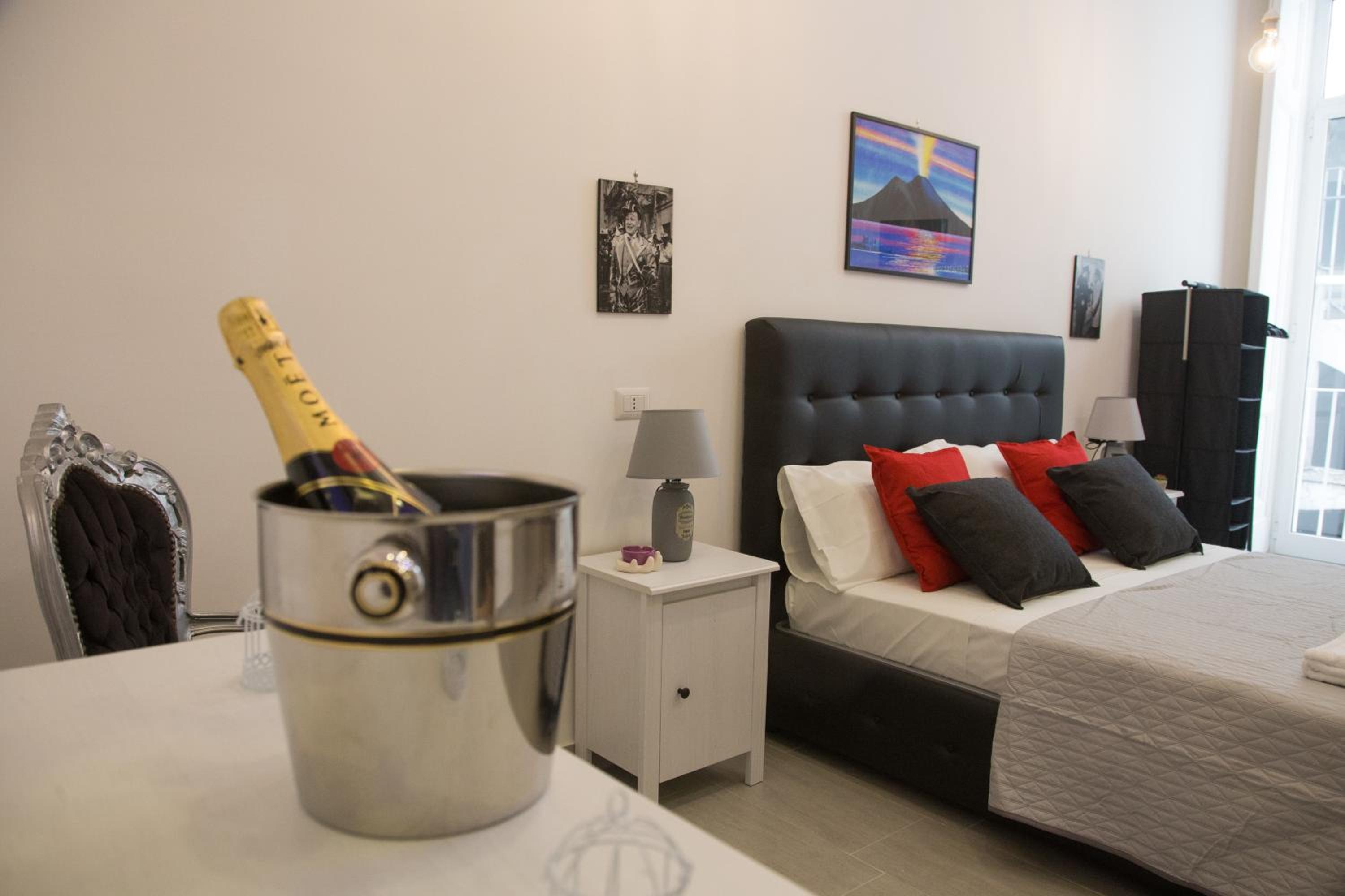 Vesuvius Luxury Suites