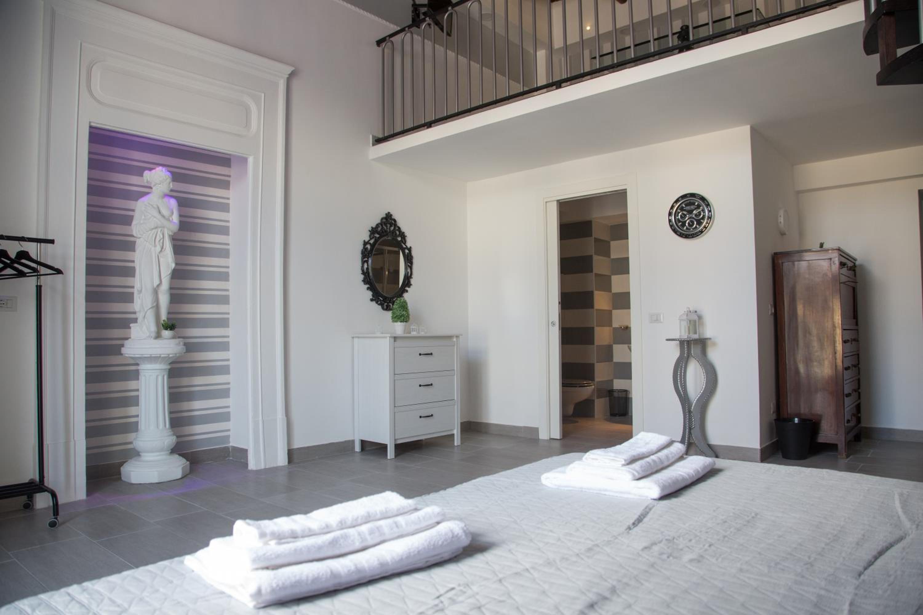 Vesuvius Luxury Suites