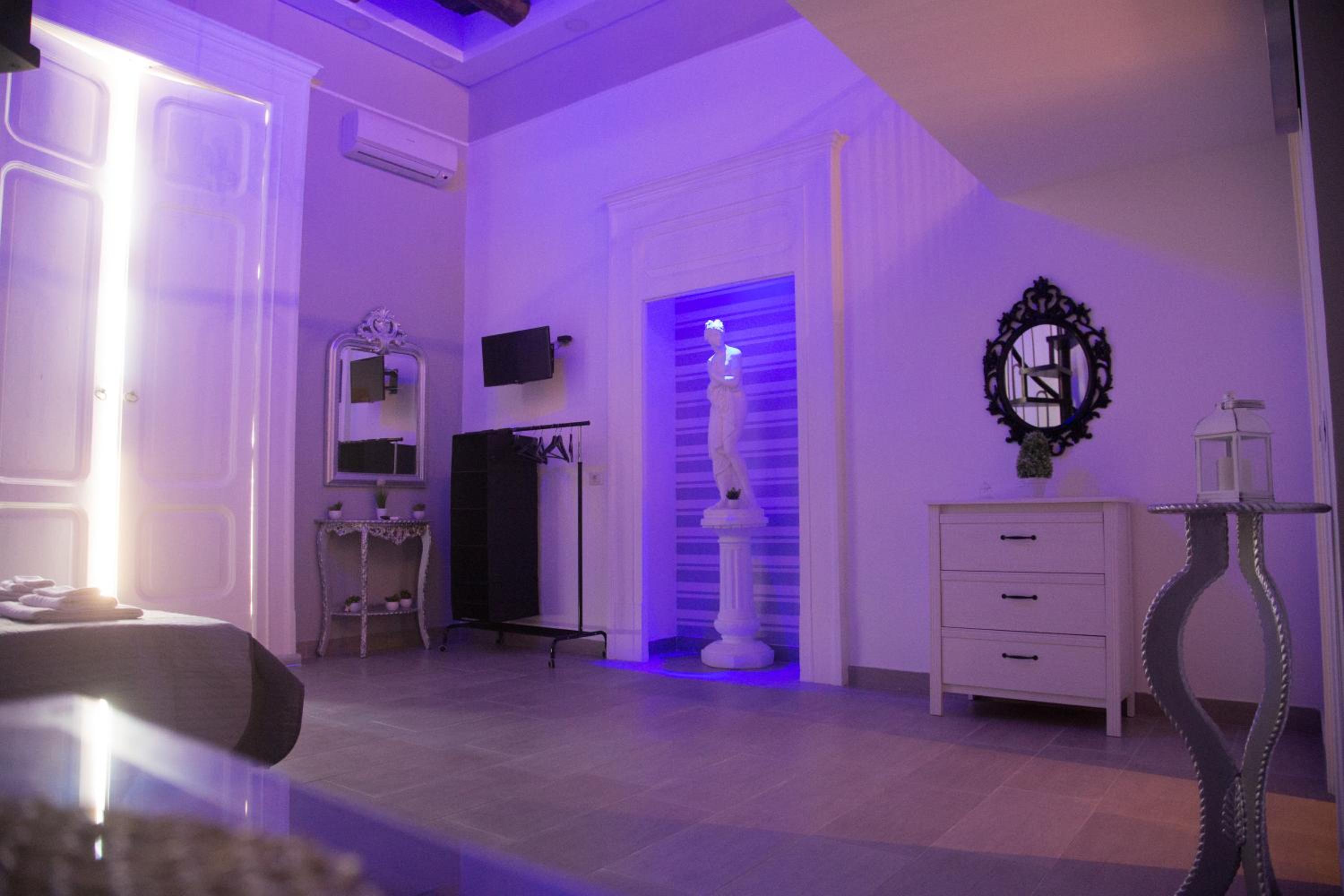Vesuvius Luxury Suites