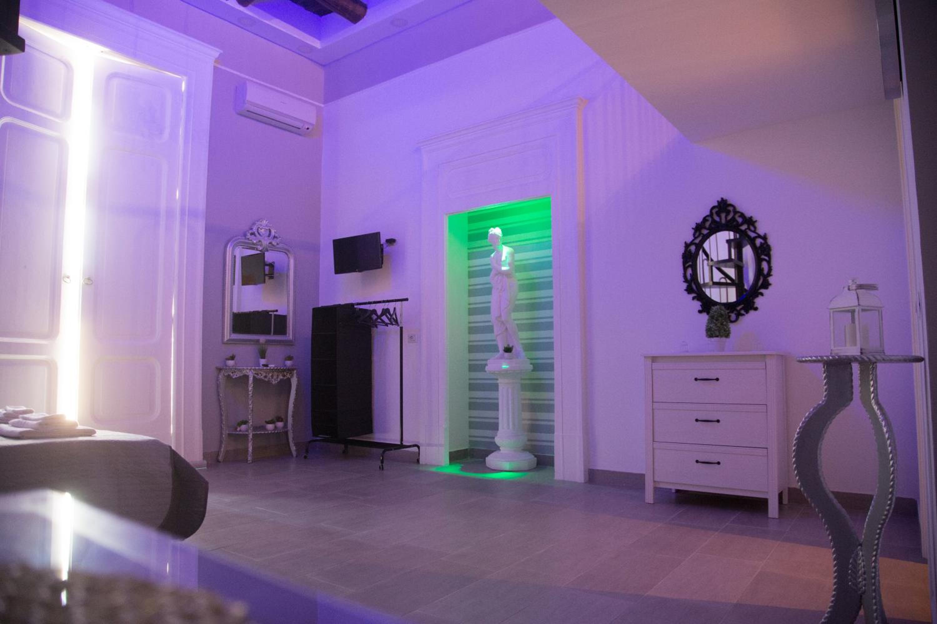 Vesuvius Luxury Suites