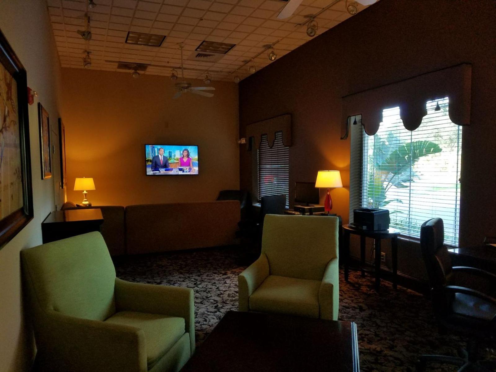 Lake Buenavista Apartments close to Disney