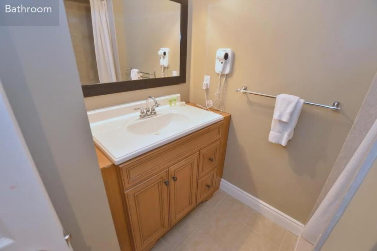 Large modern ground floor condo at Mountain Walk