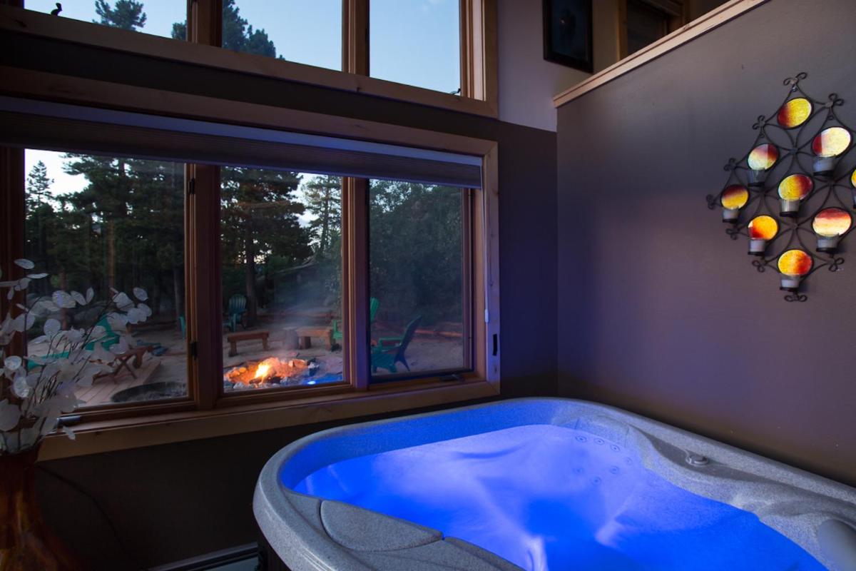 Romantic Mountain Cabin for 2 view 5