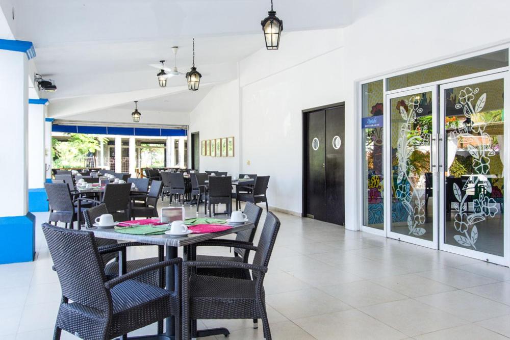 Hotel Santa Cruz Huatulco - Property Image 6