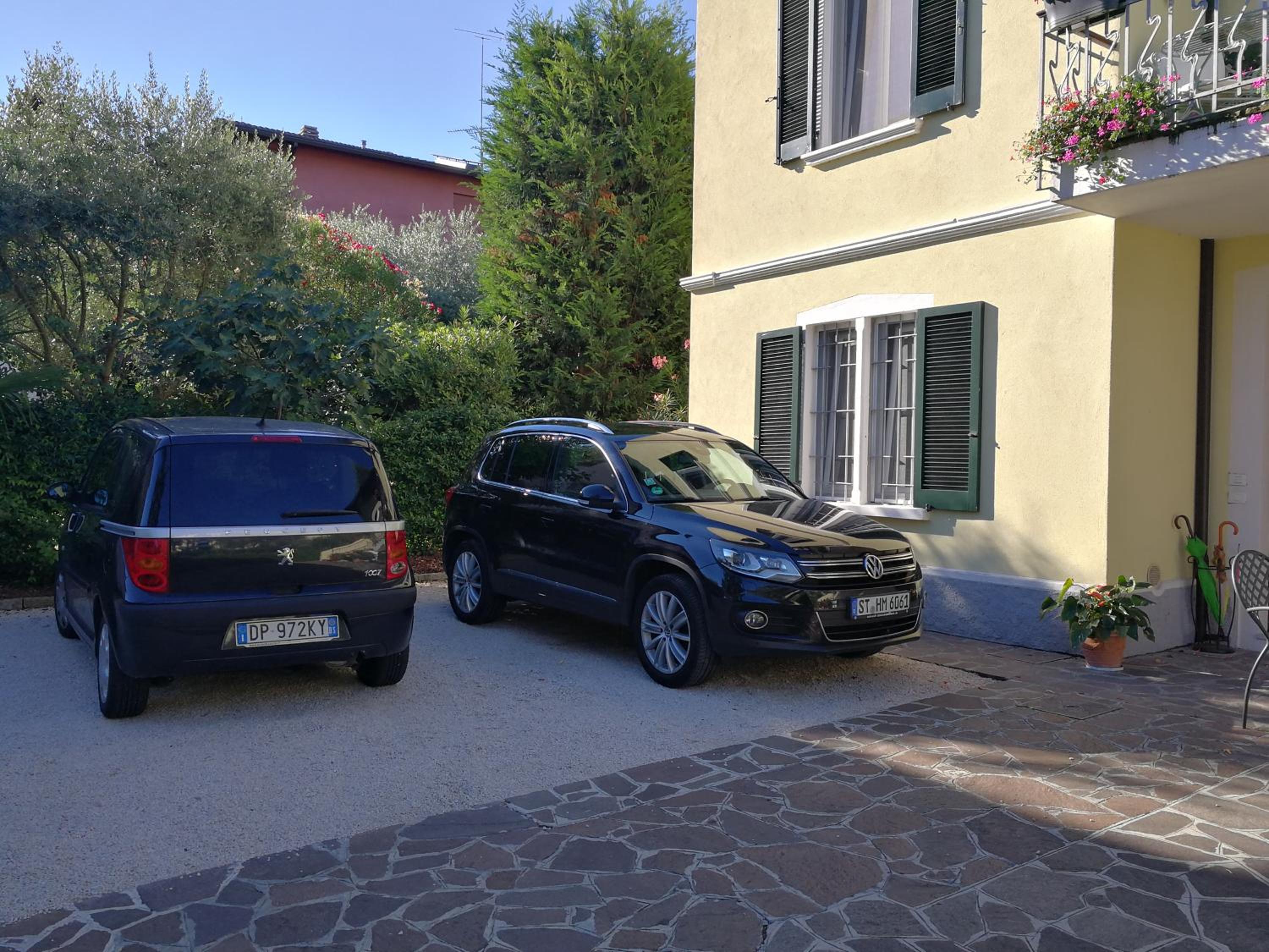 Photo 12