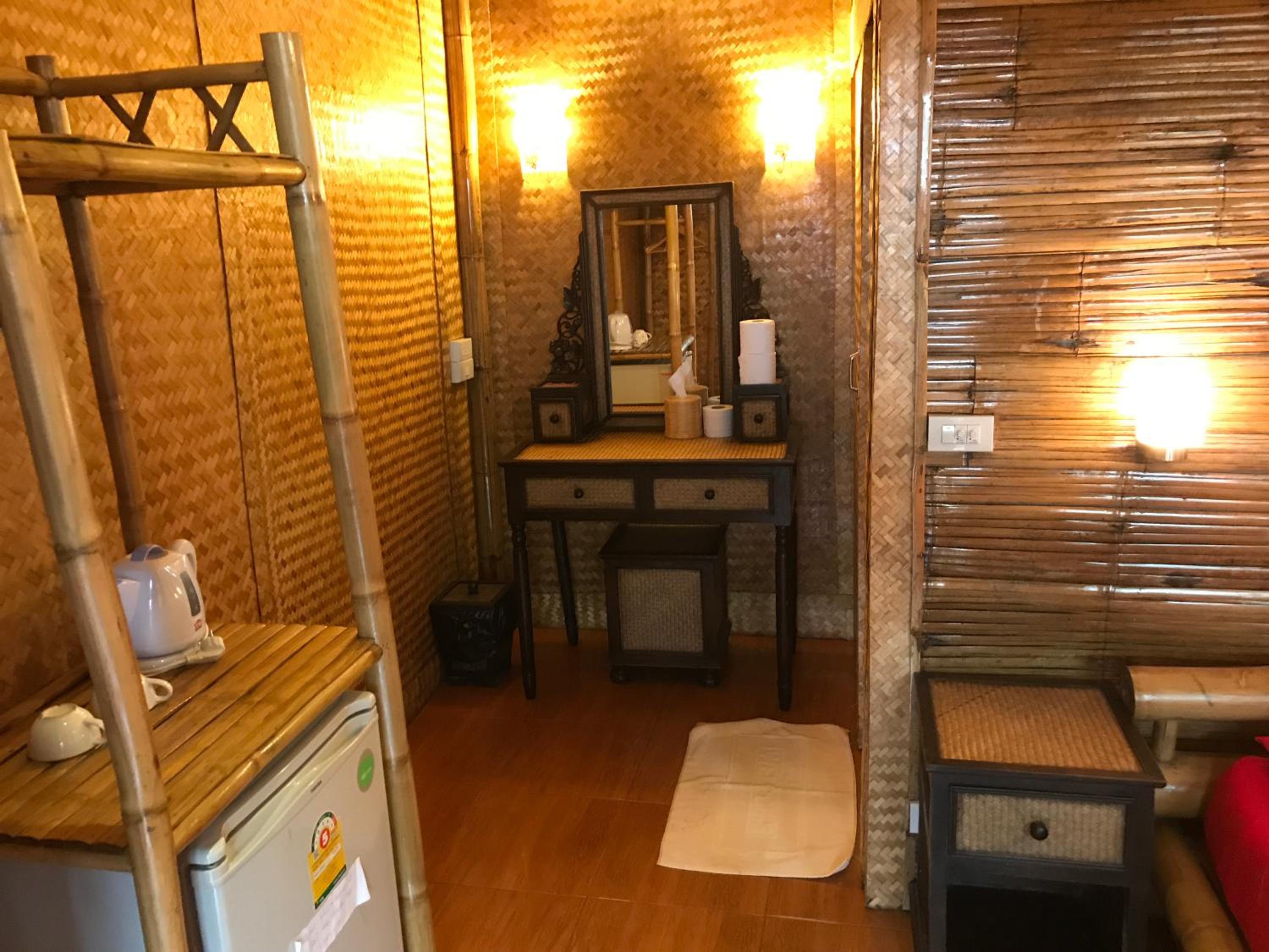 Boutique Hotel & Restaurant, Jaidee Bamboo Huts