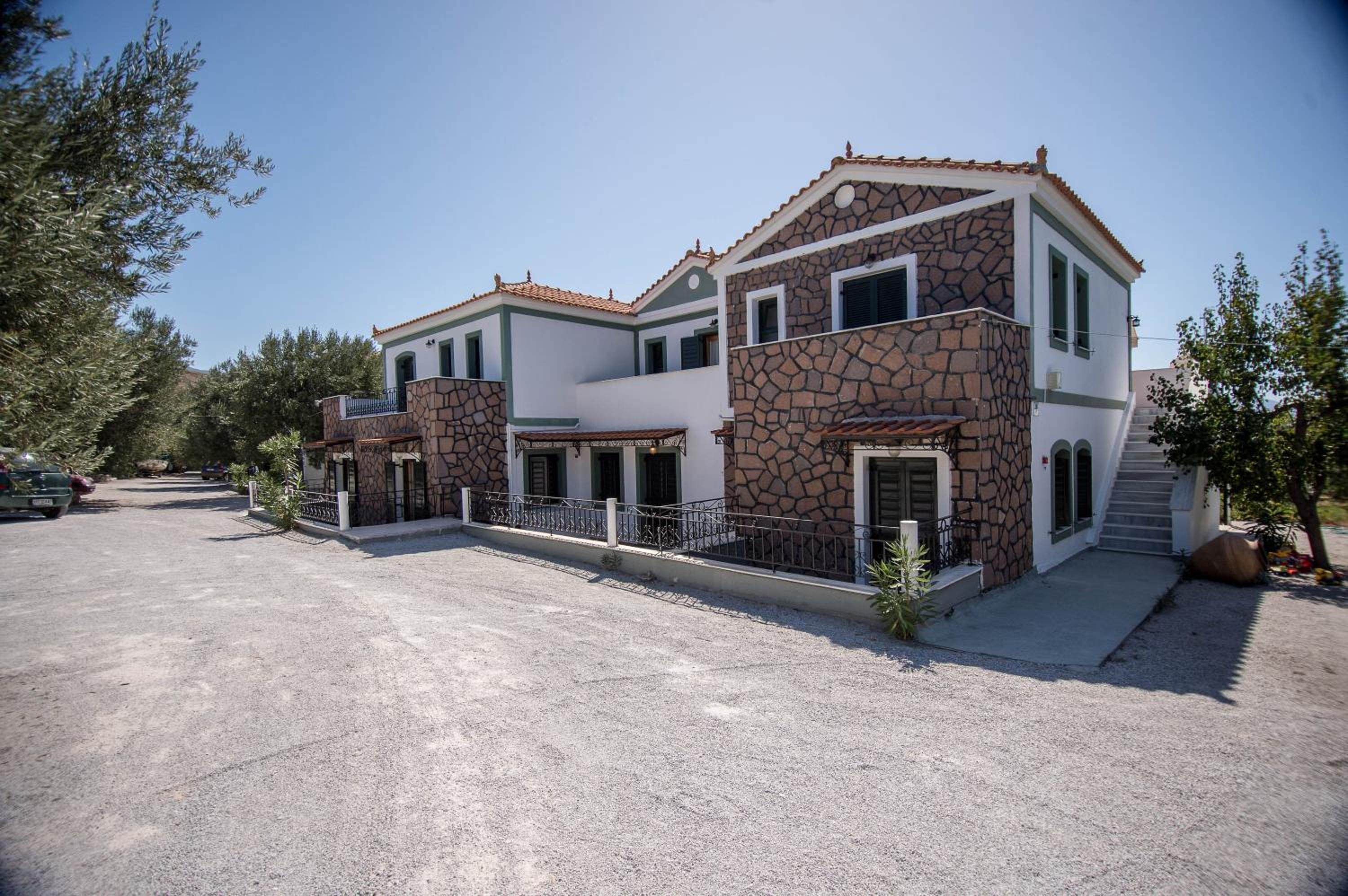 Elea Houses