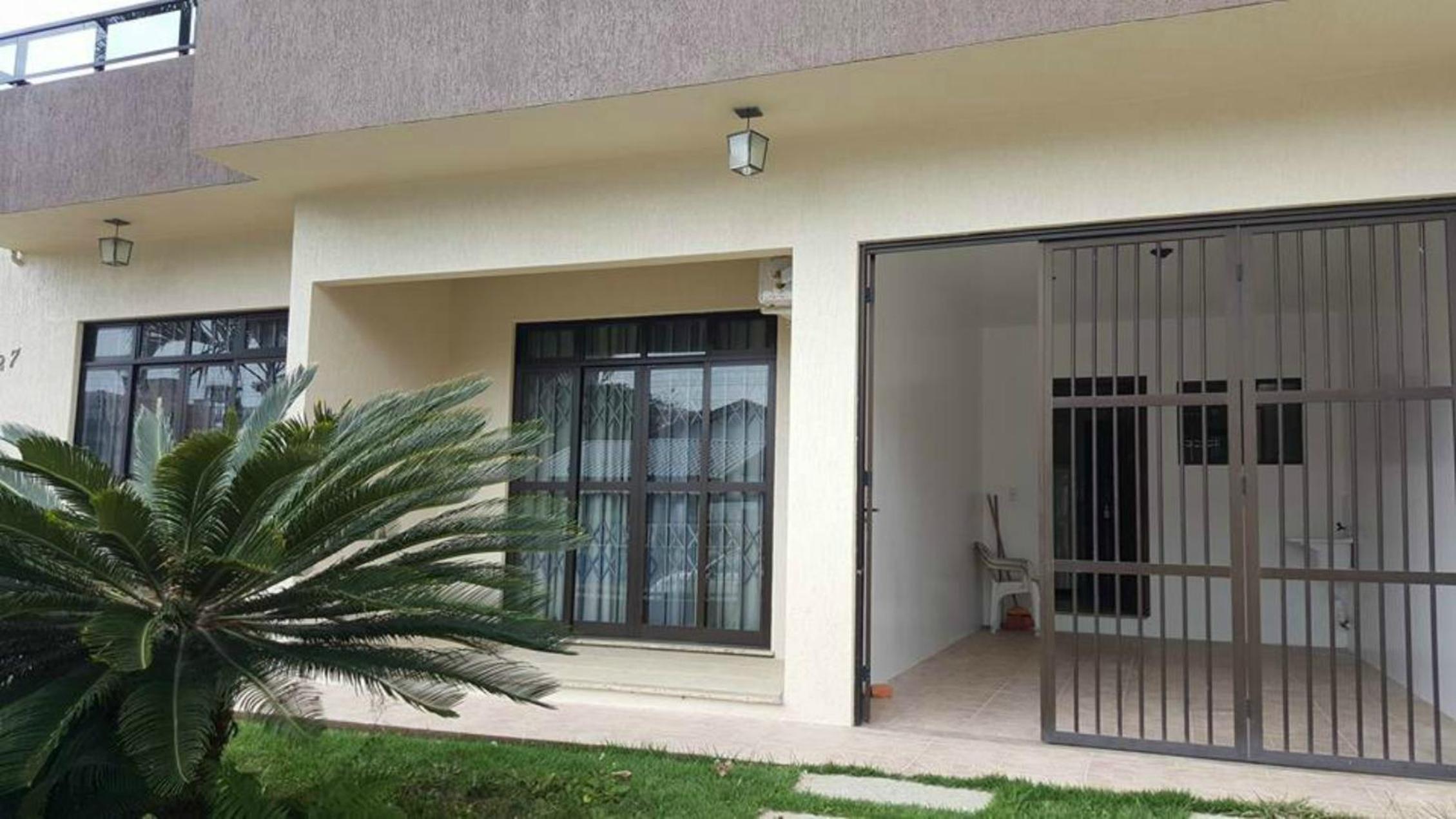 Bombinhas Brasil Residence II Guest House no Centro view 5