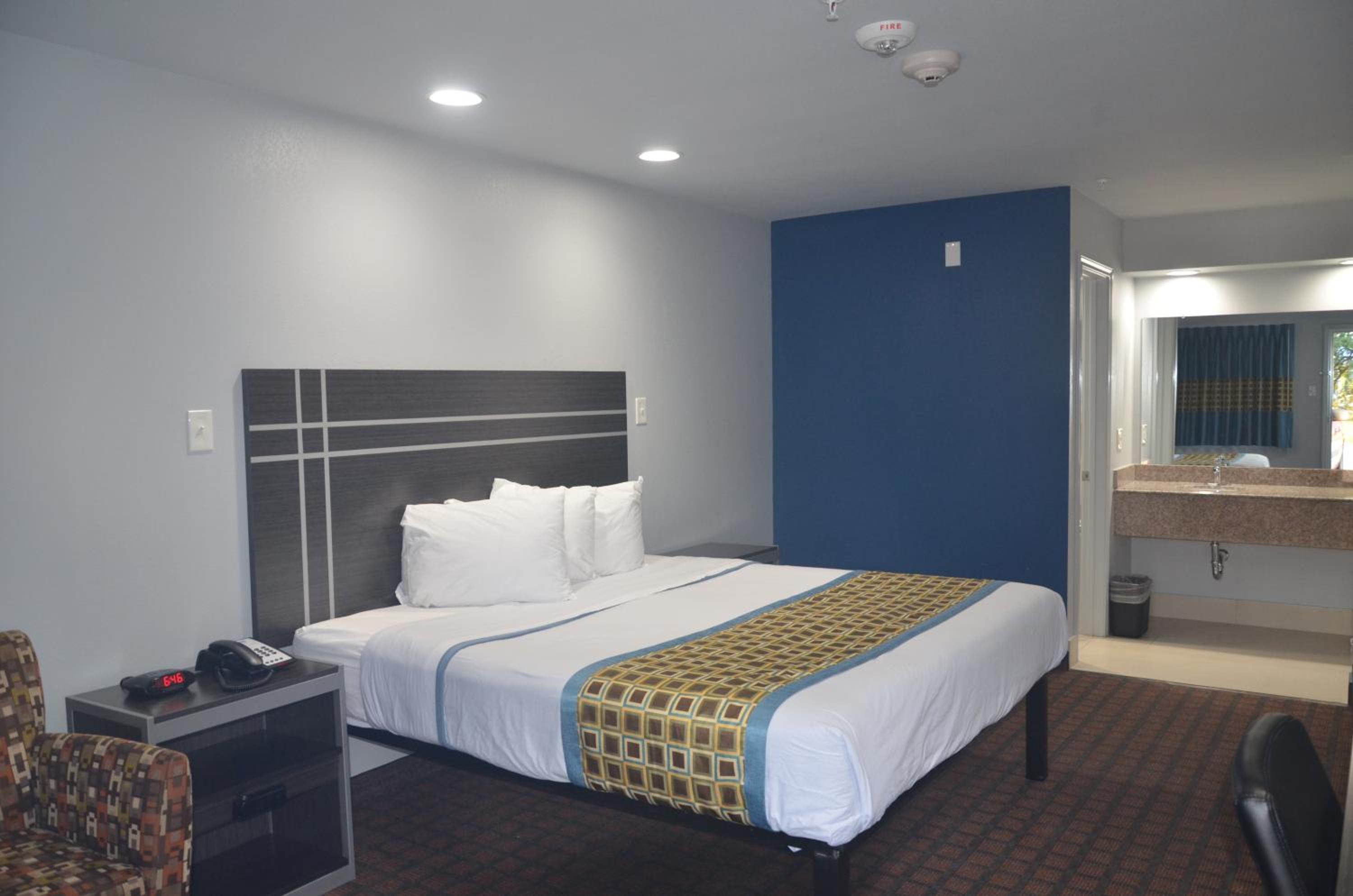 Travelers Inn - Property Image 4
