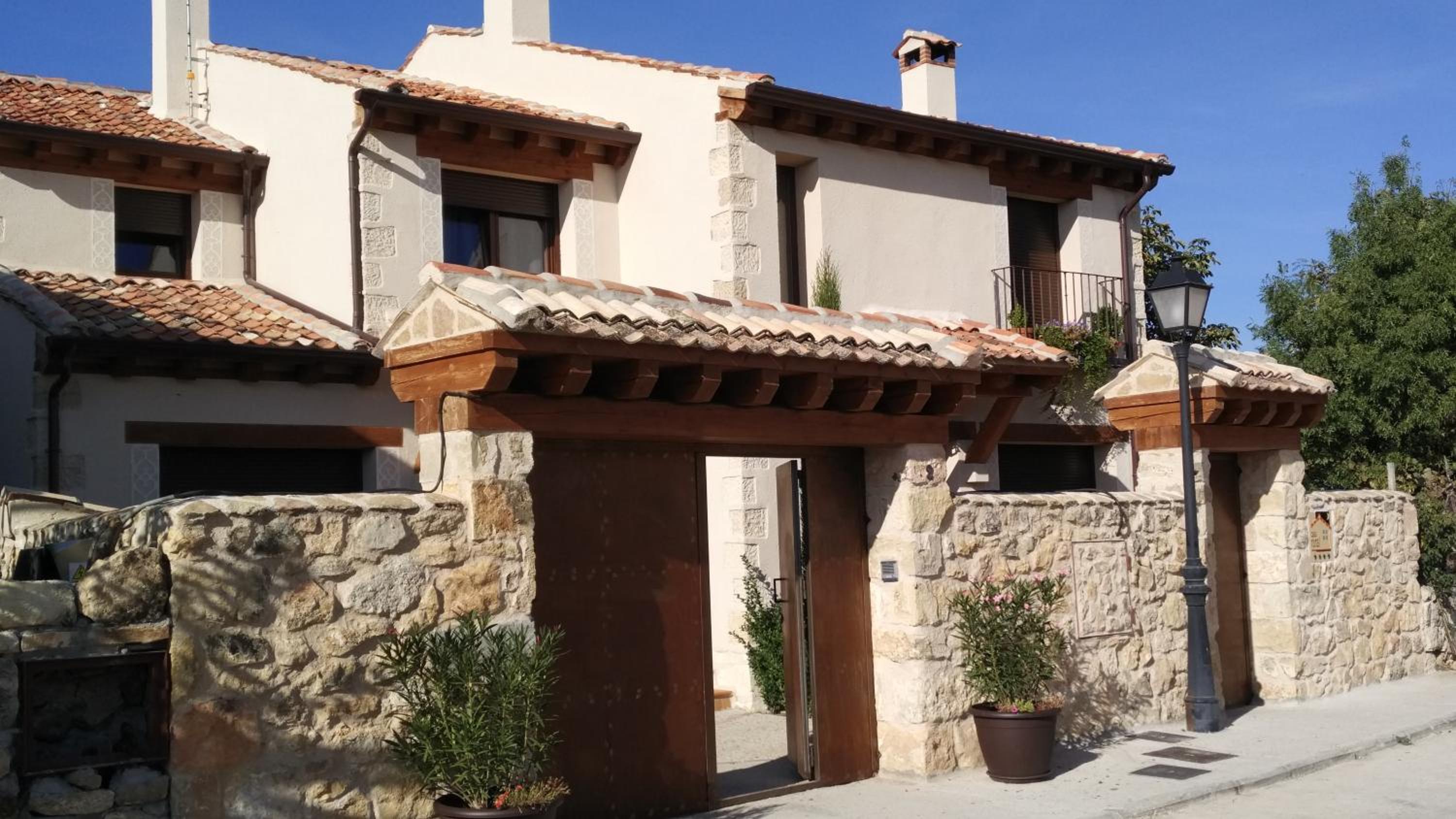 Casas de la Fuente view 4