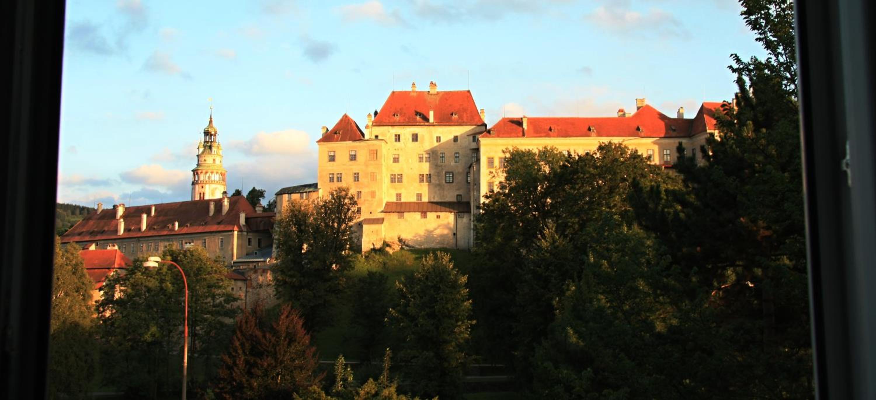 Best CASTLE VIEW-bus station, parking, center