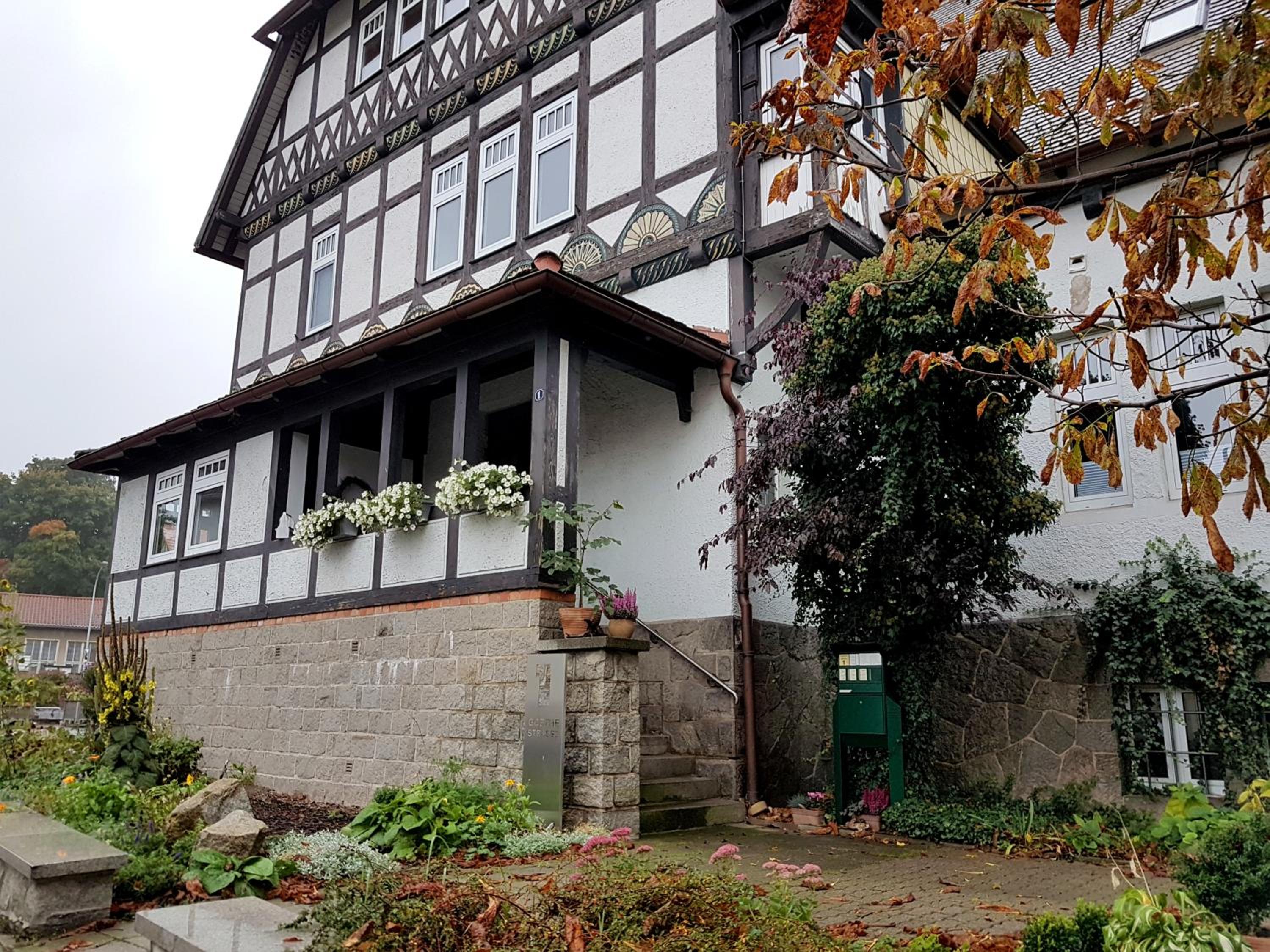Goethes liebste Betten - stilvolle Ferienwohnungen im historischen Fachwerkhaus in Wernigerode - Parkplatz, Smart-TV, W-Lan
