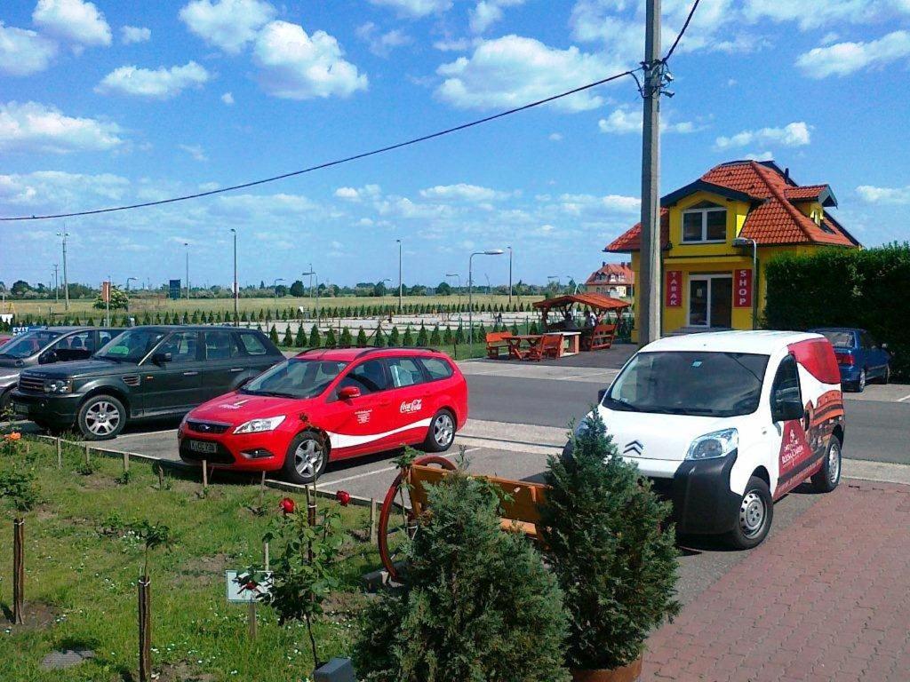 Hotel Rózsa Csárda Bungalow & Caravan Park view 2