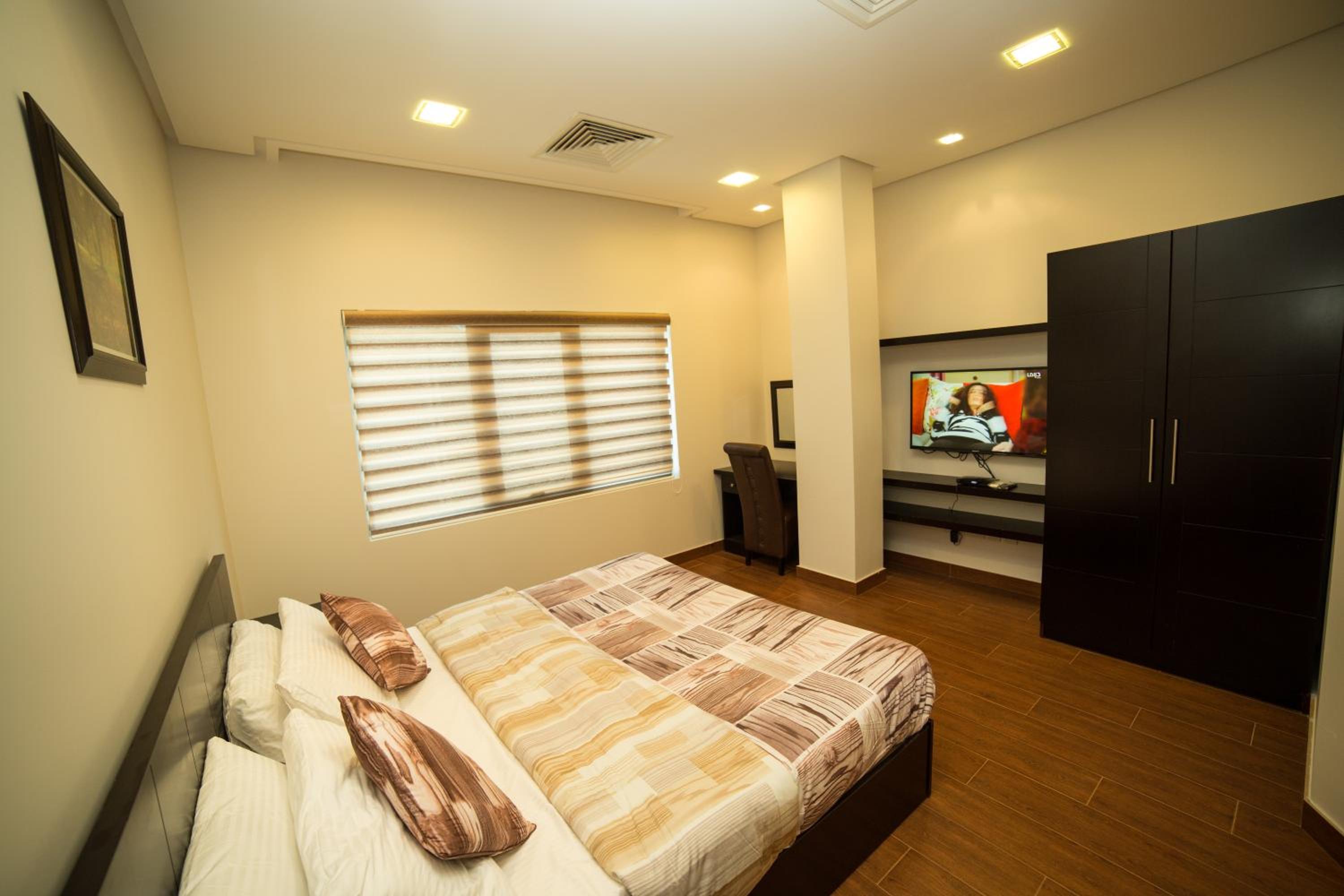 Golden Rose Luxury Suites (Royal Executive)