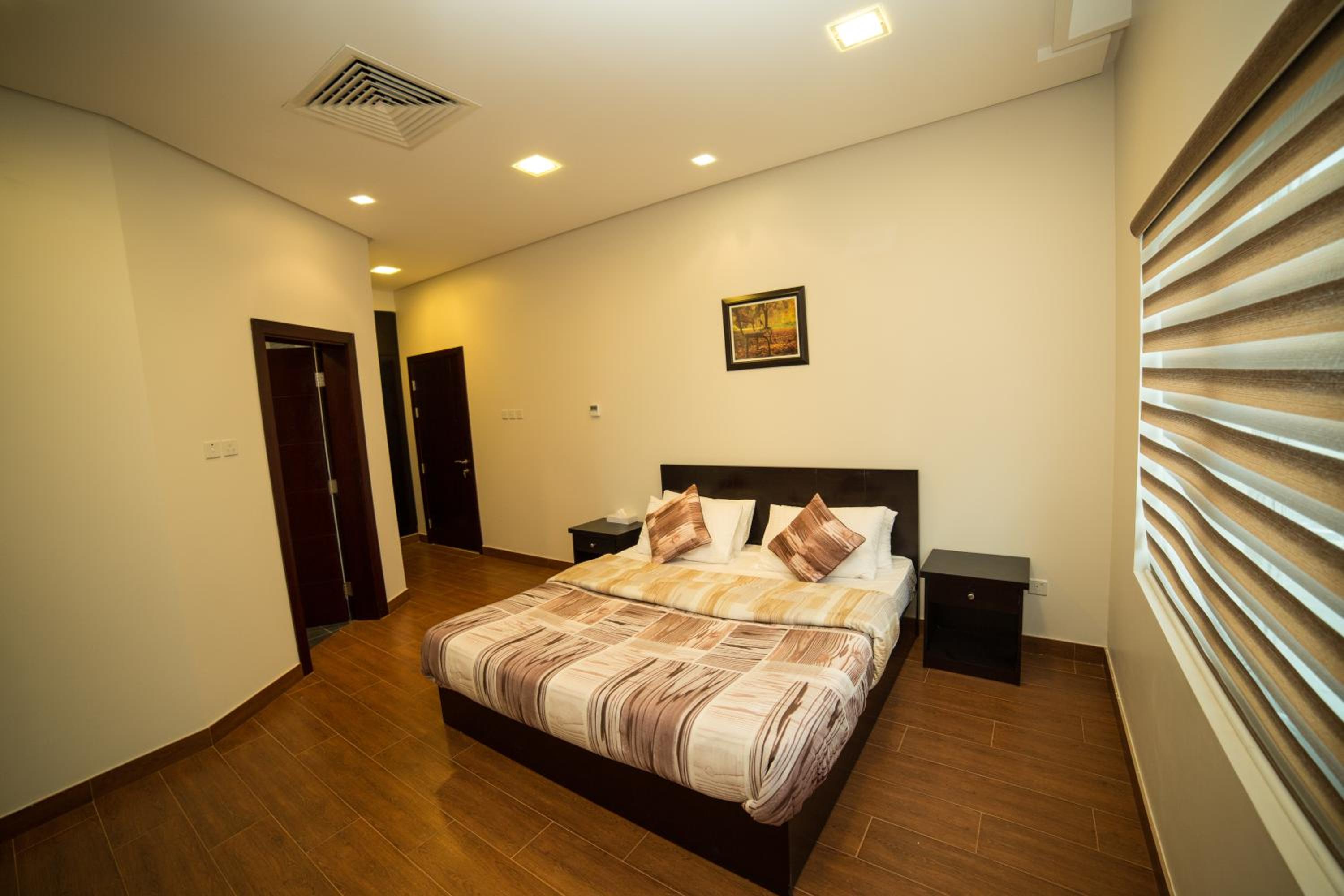 Golden Rose Luxury Suites (Royal Executive)