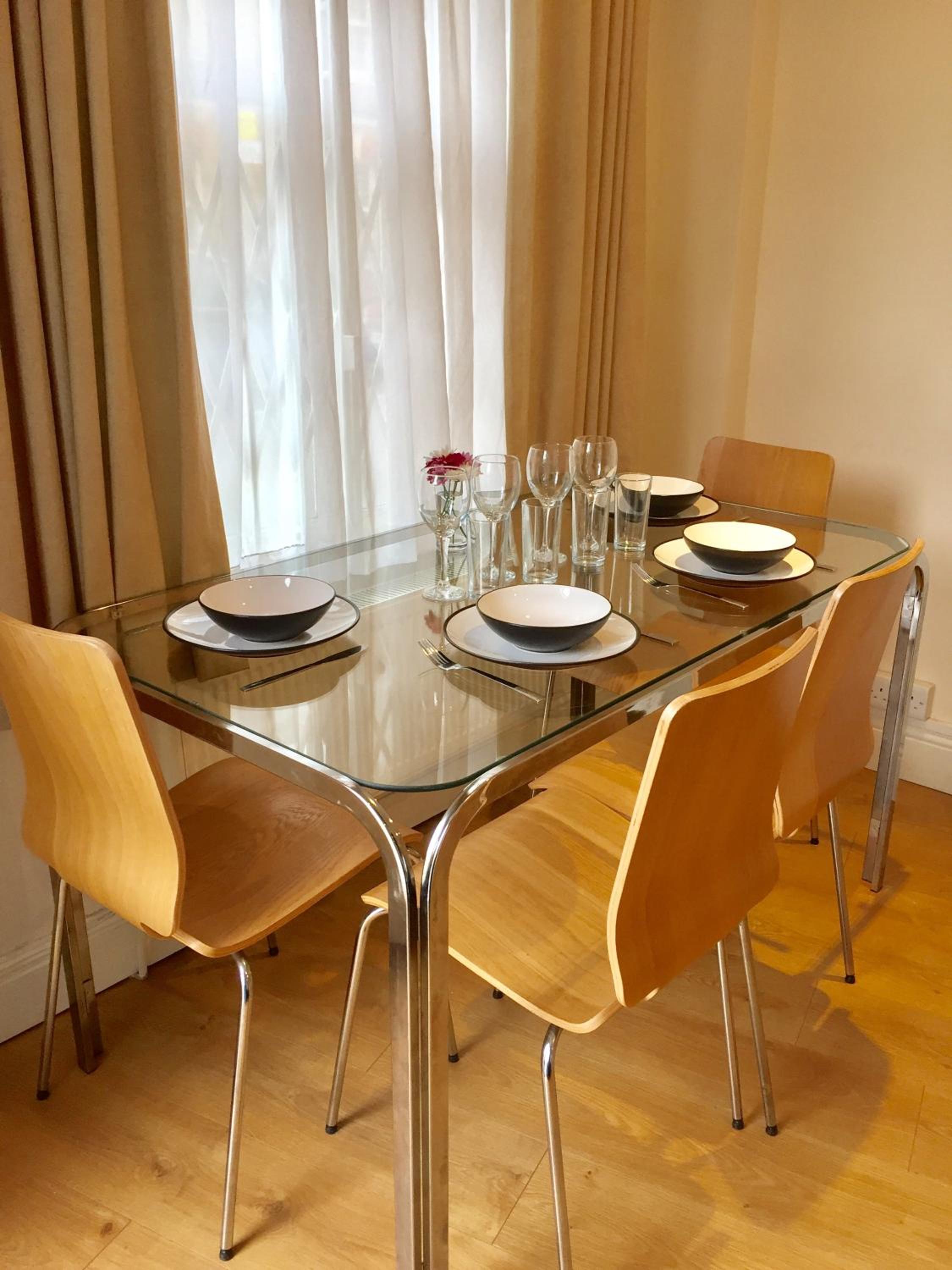 Stylish Apartments in Victoria & Westminster
