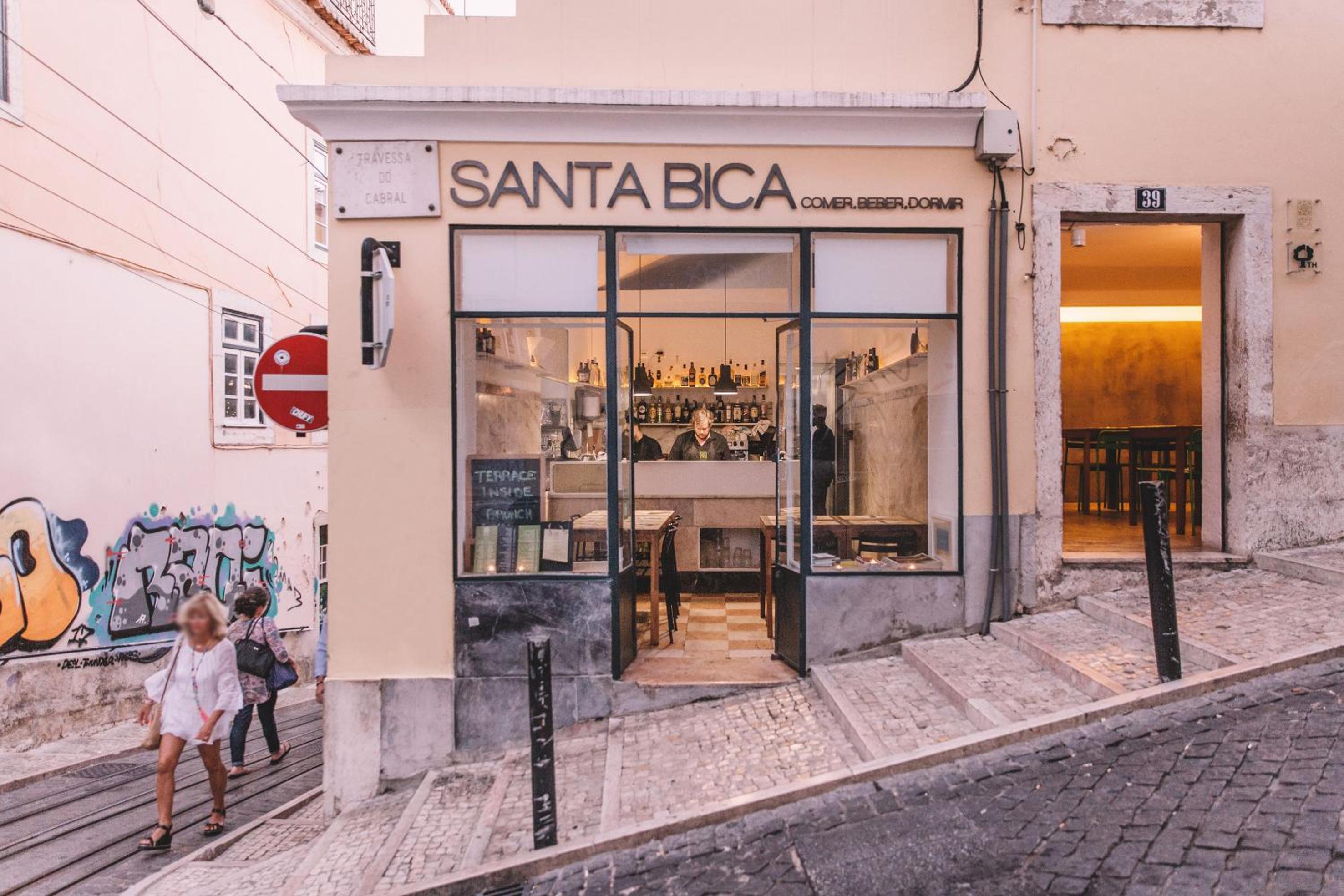 Santa Bica Eat Drink & Sleep