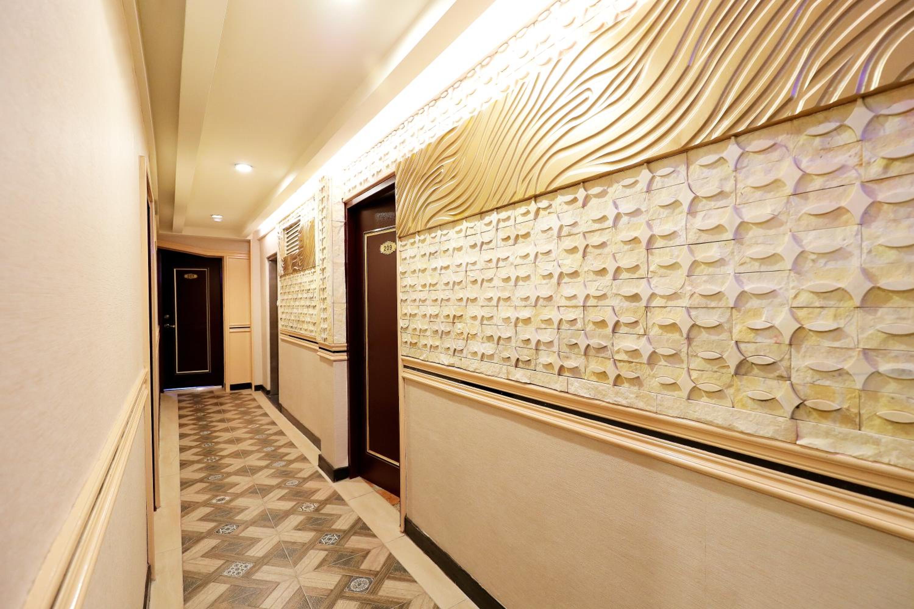 Phoenix Pavilion Hot Spring Hotel