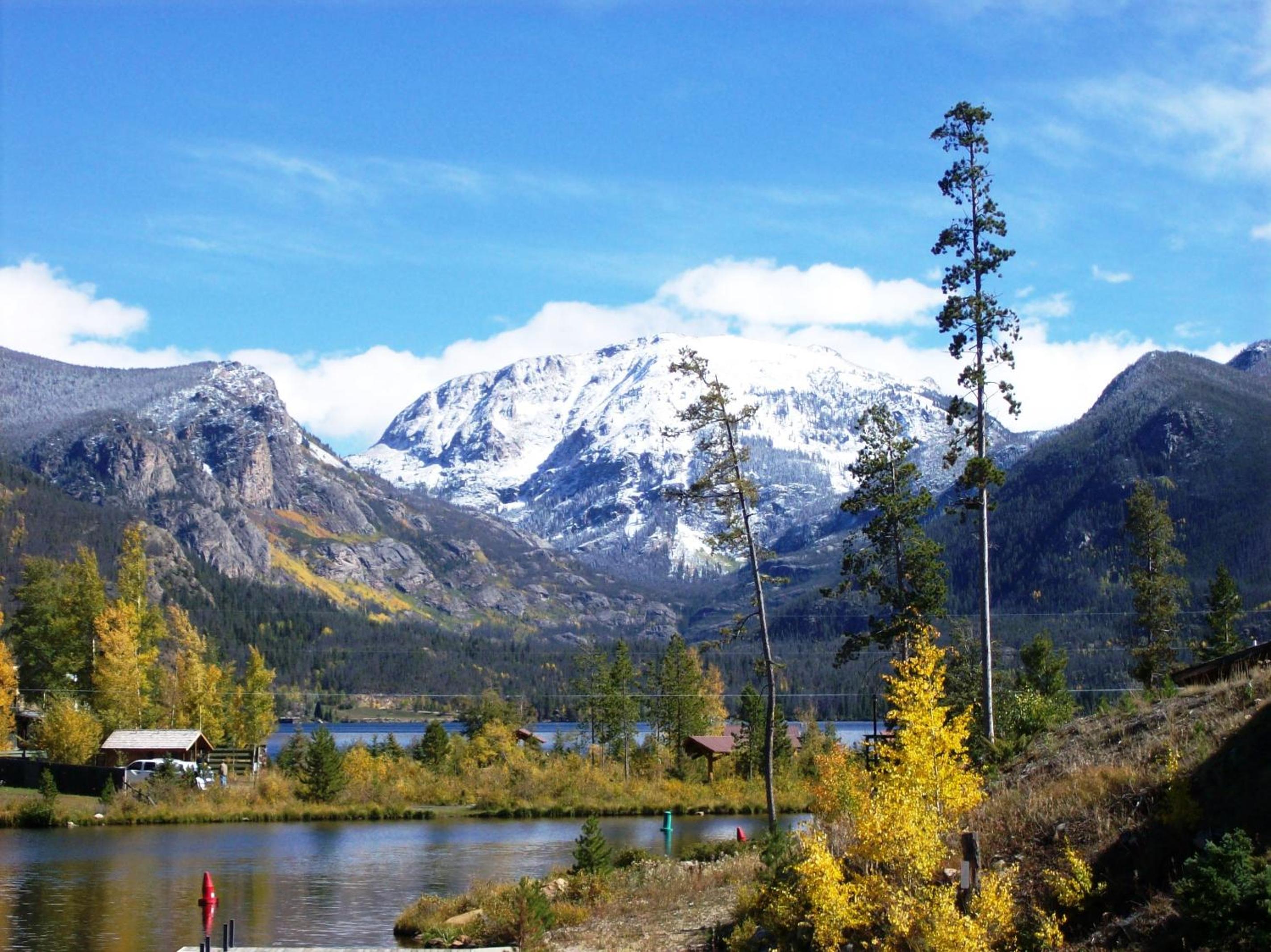Western Riviera Lakeside Lodging