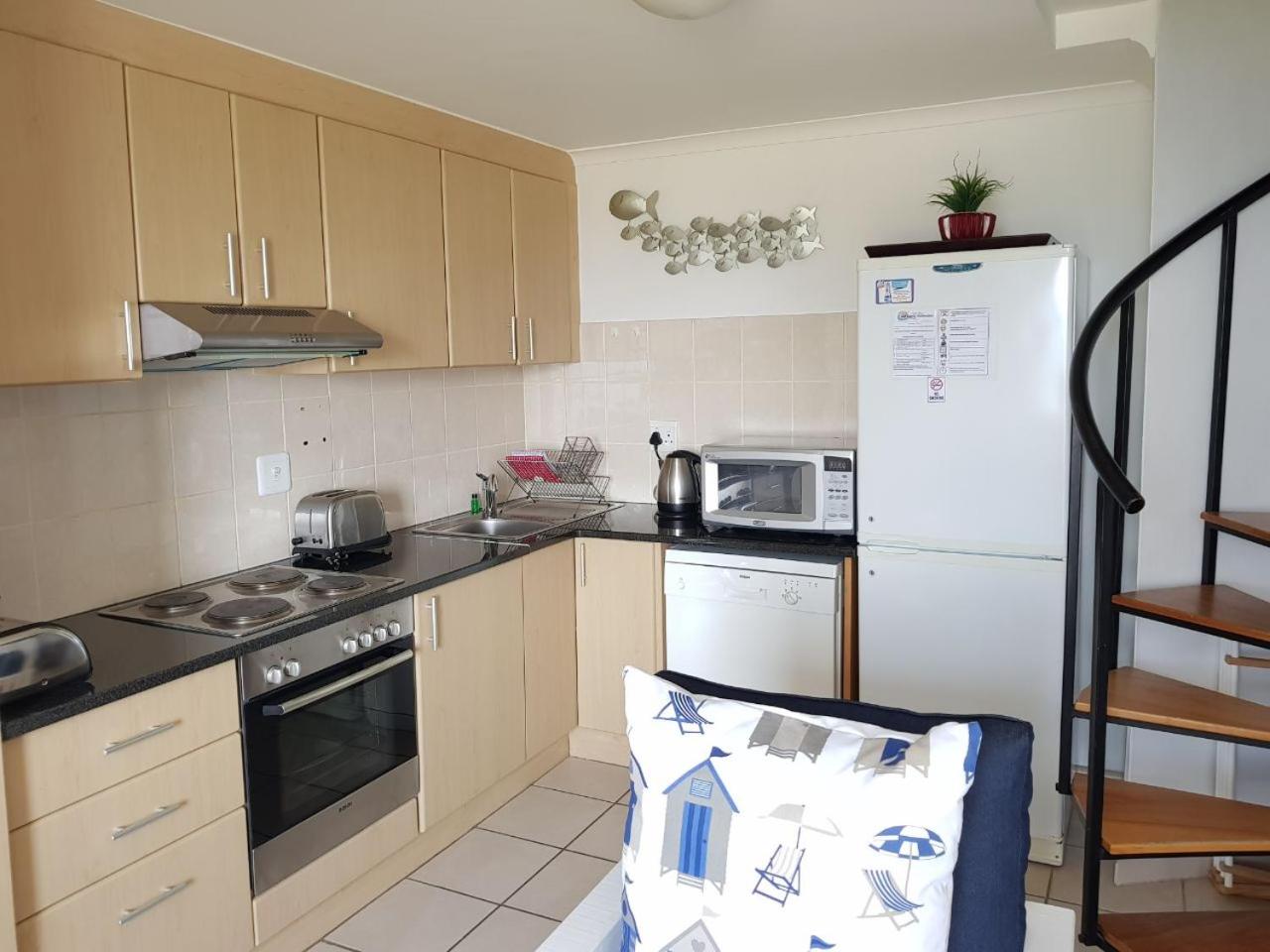 Point Village Accommodation - Santos 7 view 3