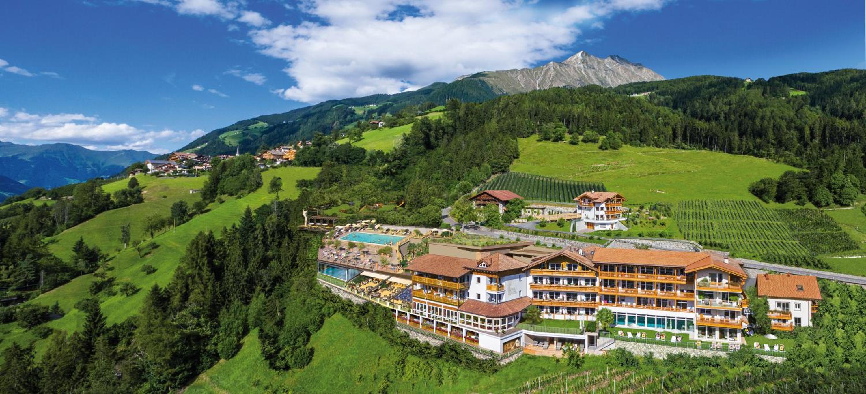 Hotel Panorama - Image 1