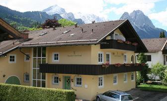Hotel Alpenhof Garnihotel & Ferienwohnungen - Image 1