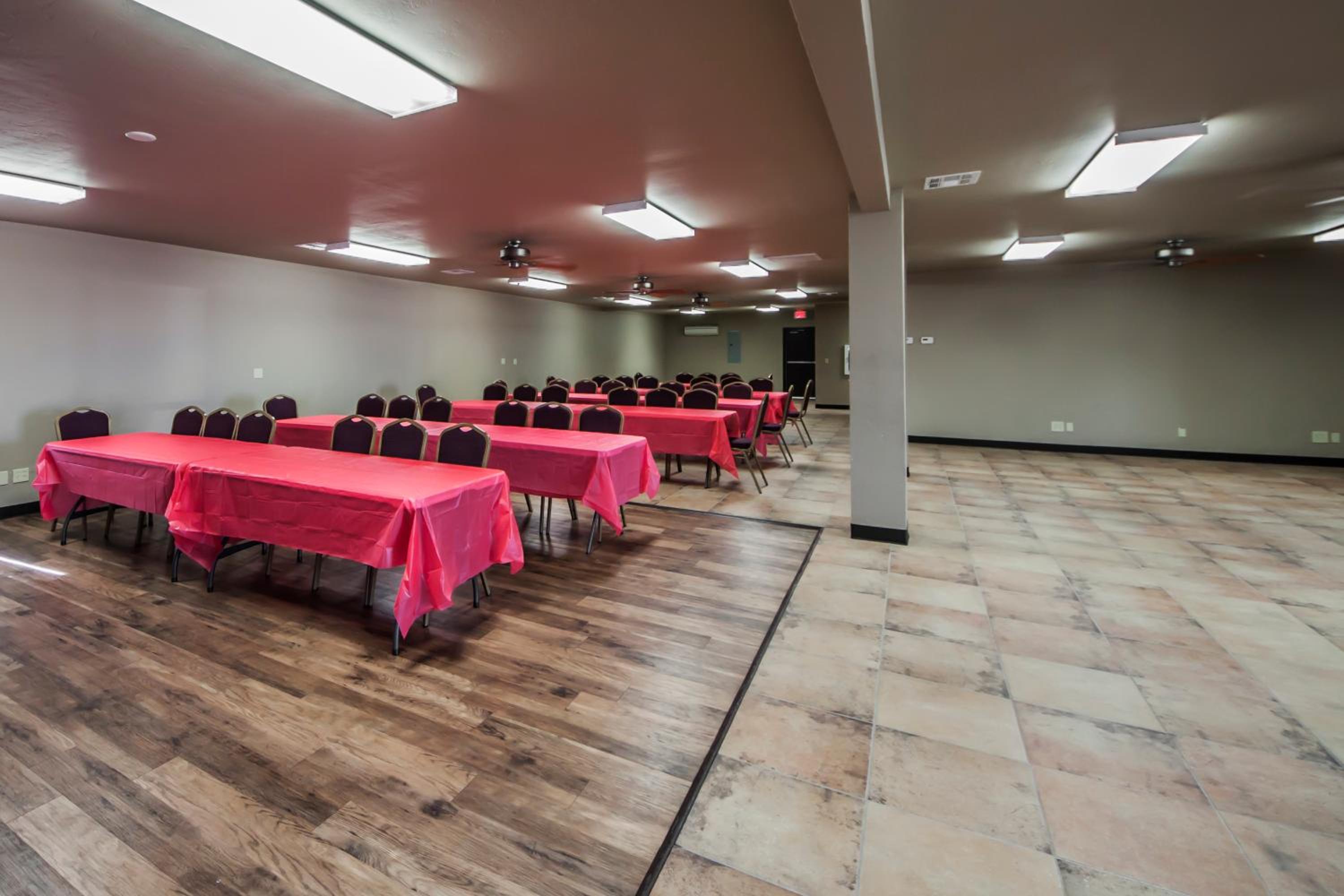 Sleep Inn & Suites Hennessey