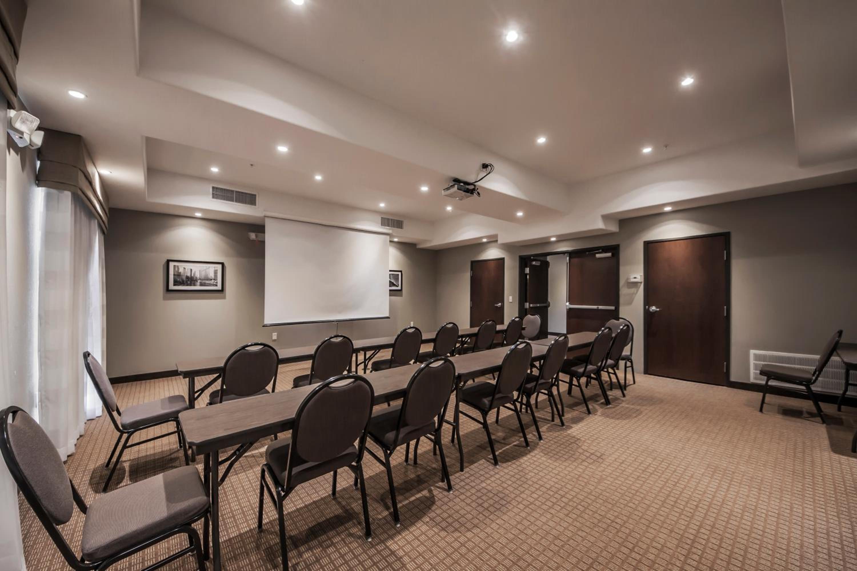 Sleep Inn & Suites Hennessey