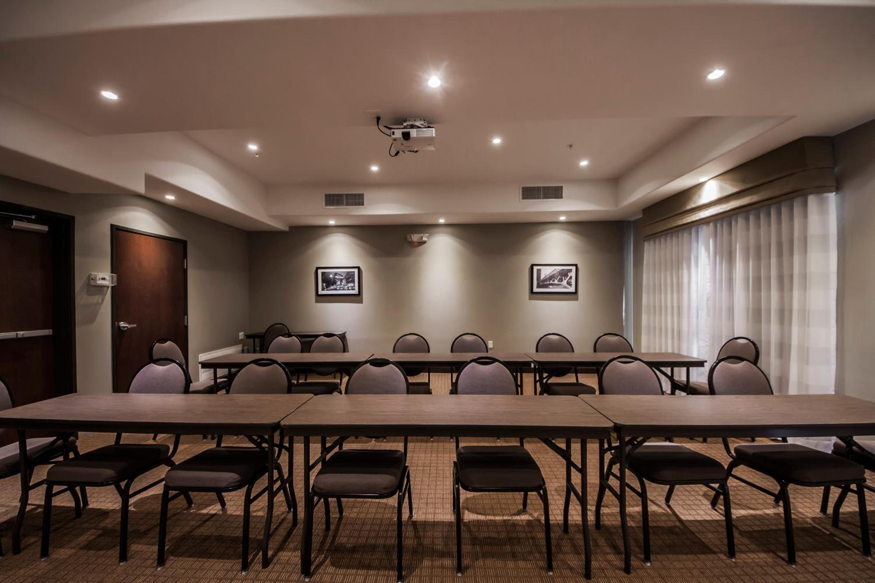Sleep Inn & Suites Hennessey