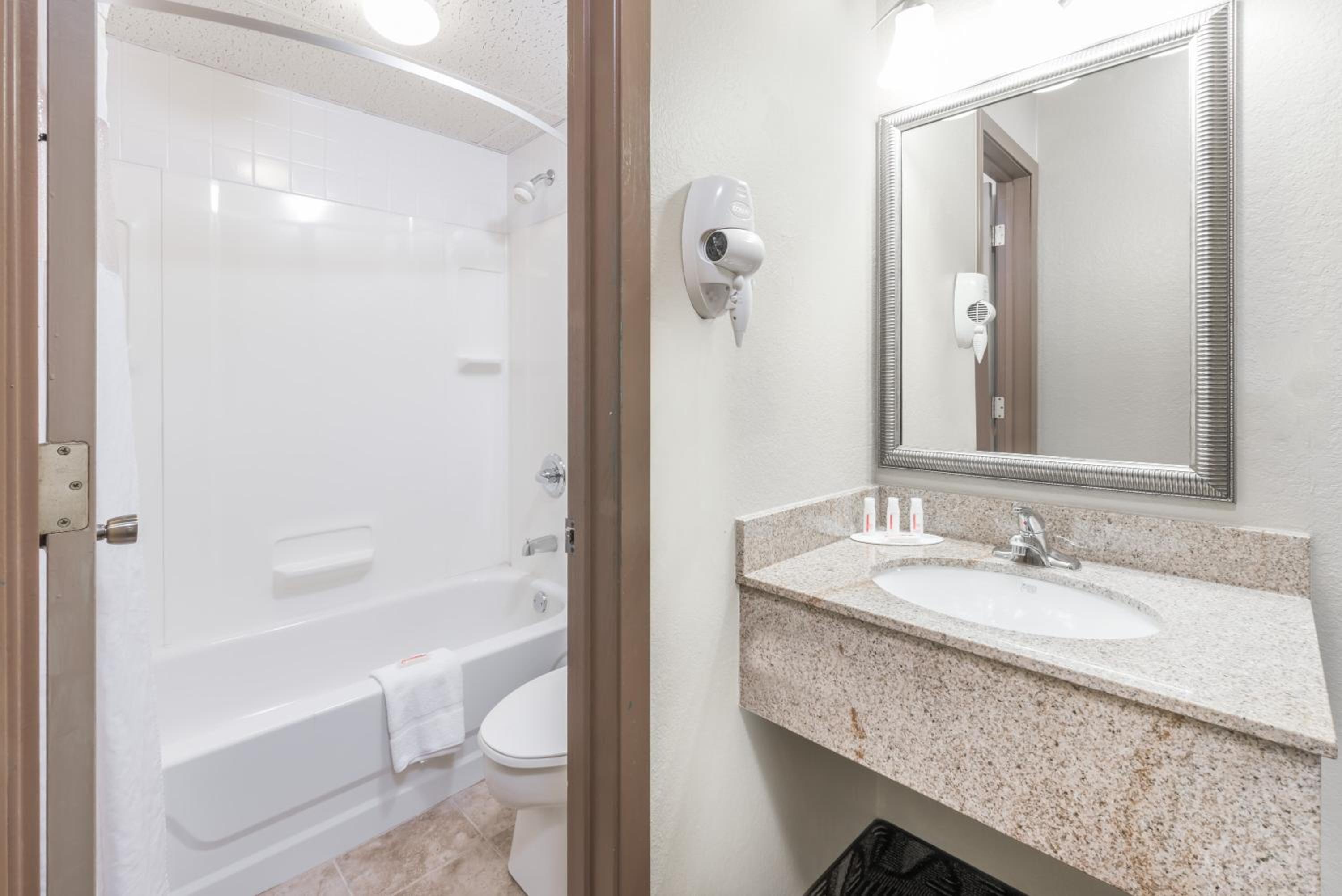 Bismarck Vacations - Days Inn by Wyndham Bismarck - Property Image 32